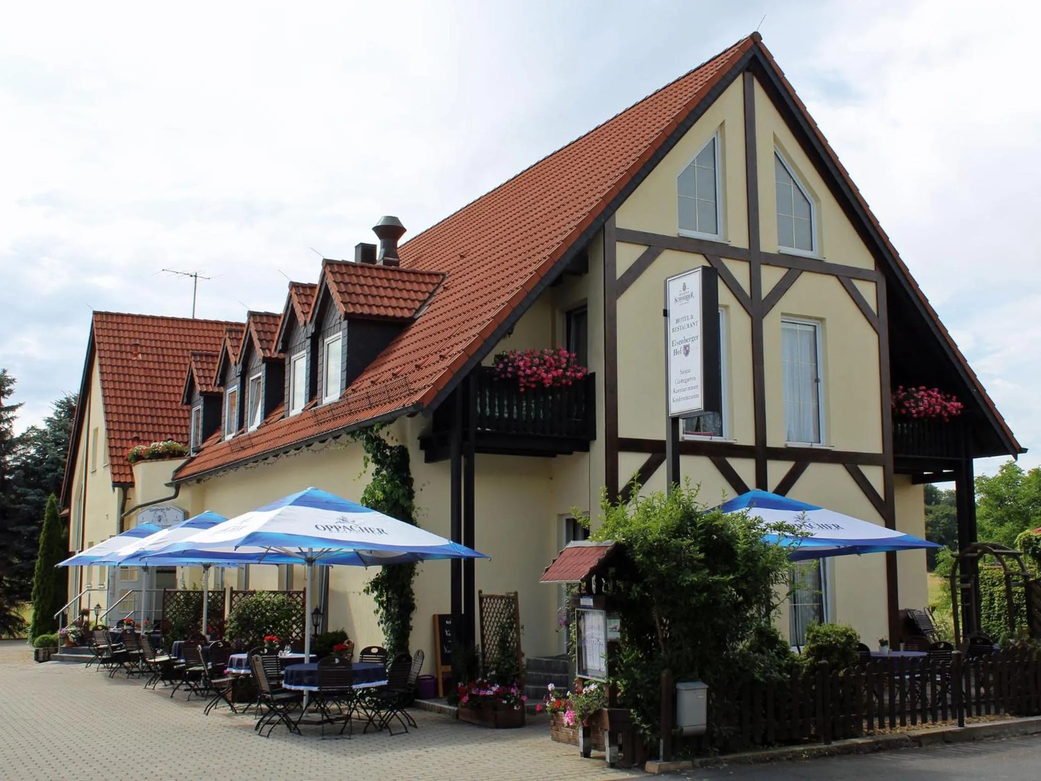 Facade/entrance in Eisenberger Hof