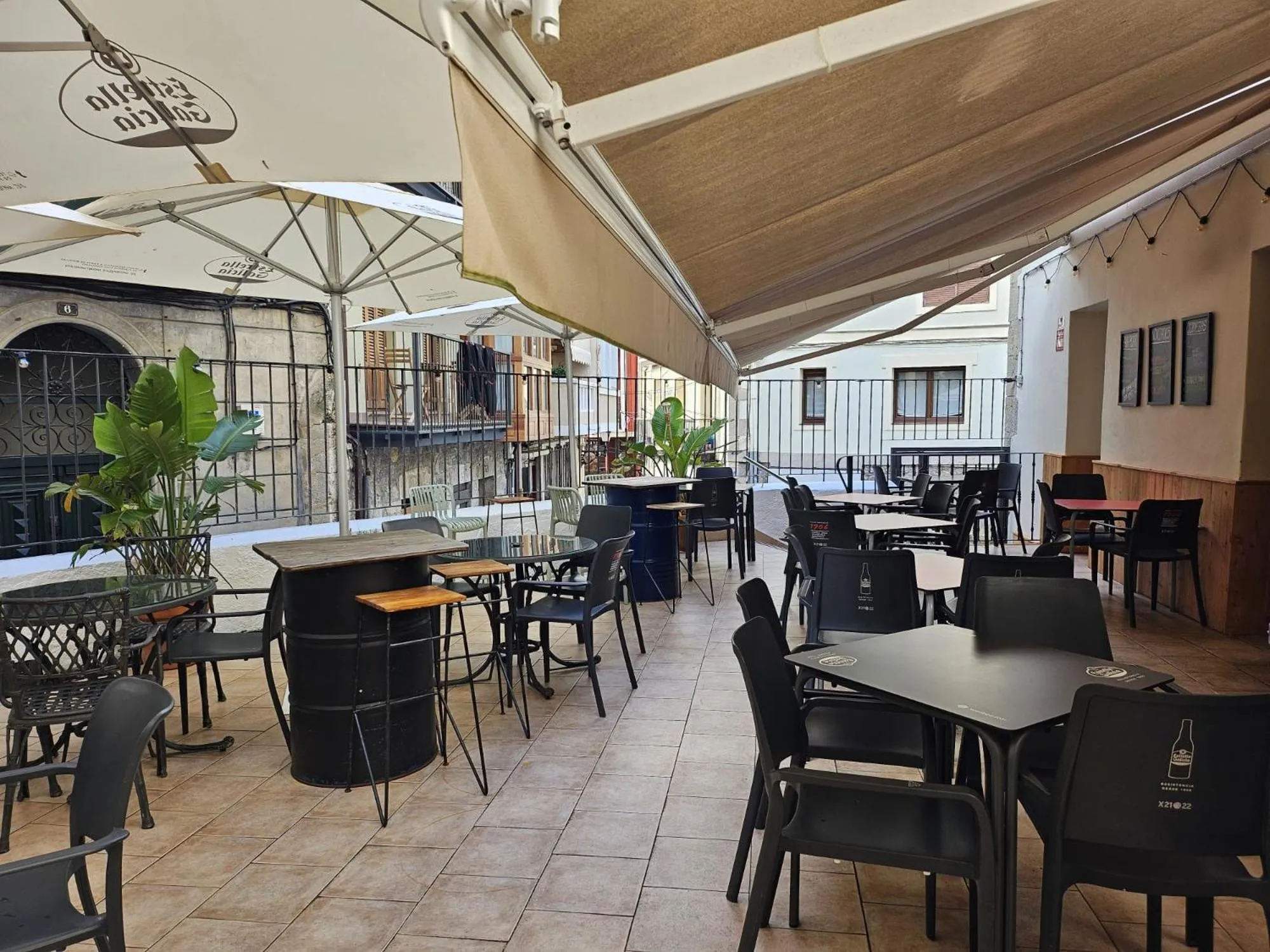 Restaurant/places to eat in Hotel Branka