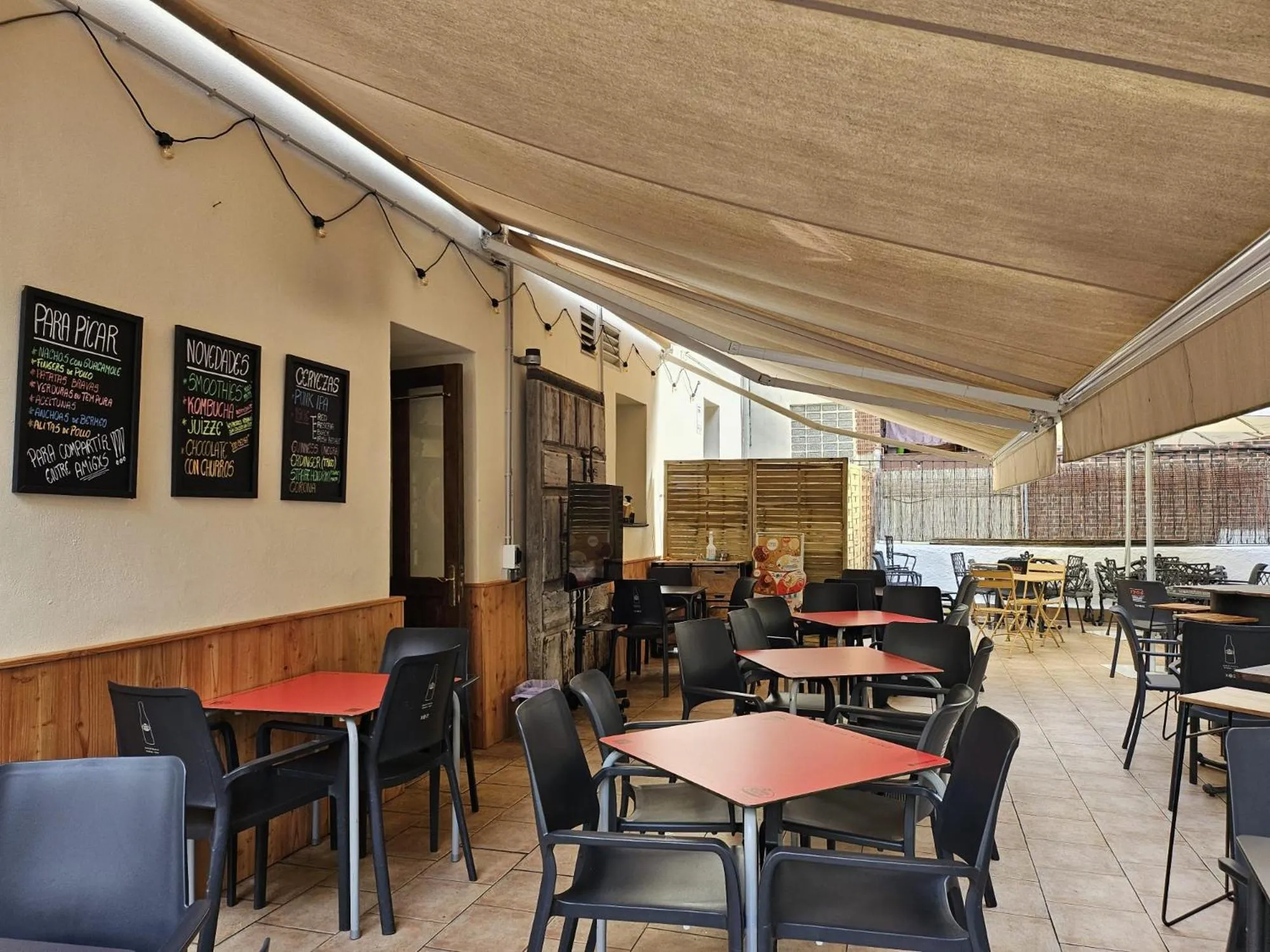 Restaurant/places to eat in Hotel Branka