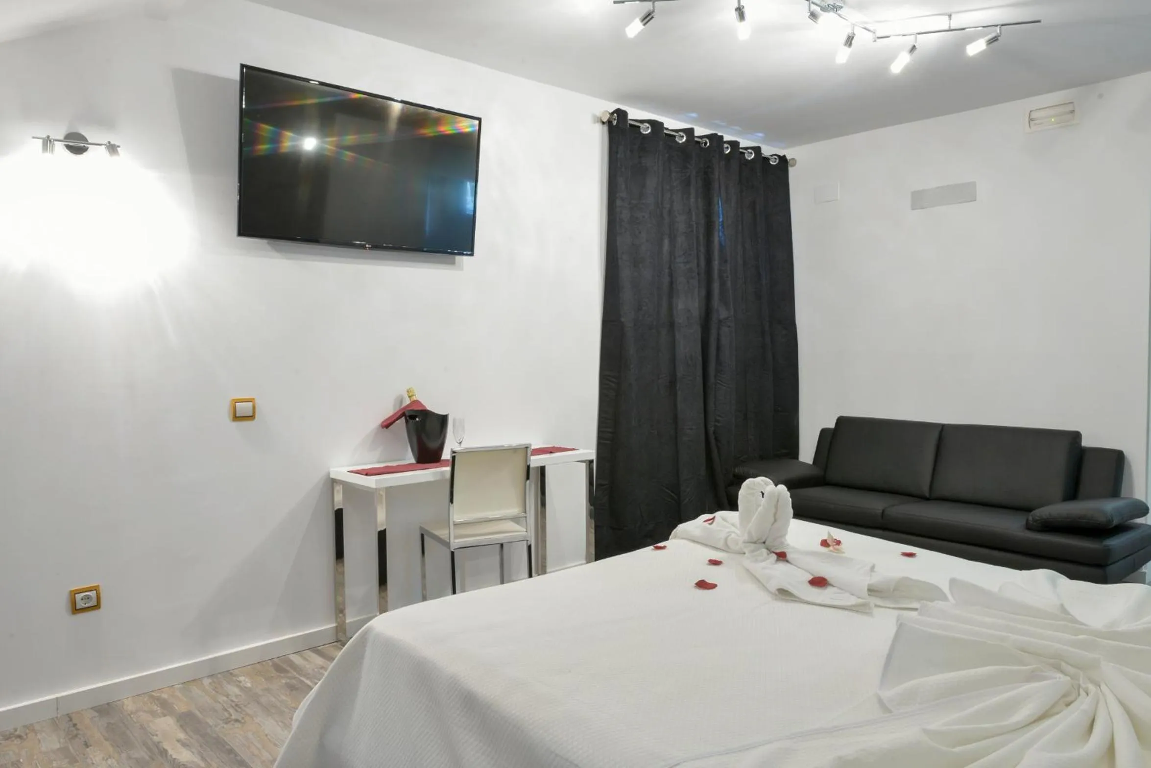 Photo of the whole room, Bed in Habitaciones Premium Finca la Casona