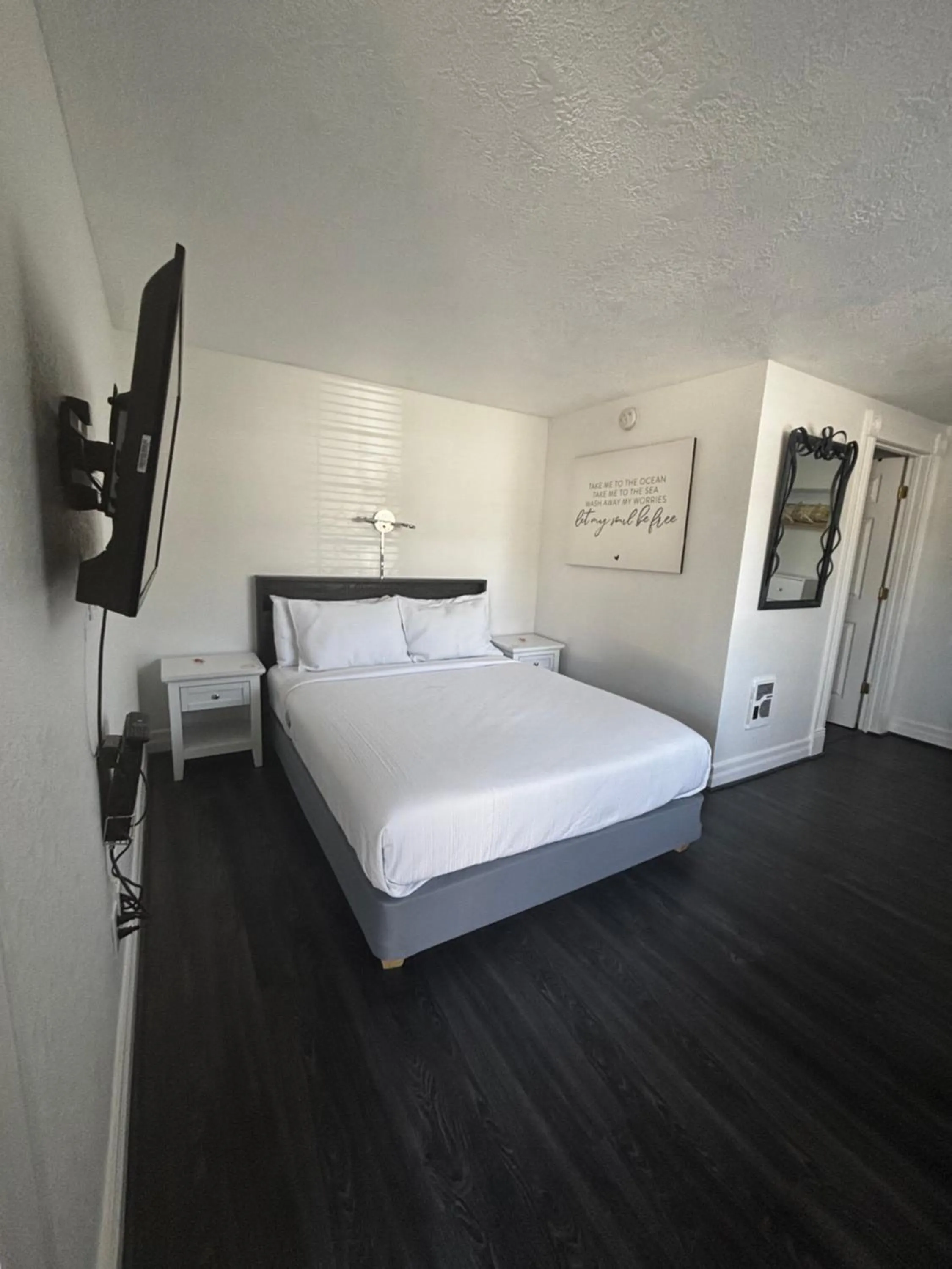 TV and multimedia, Bed in San Dune Inn