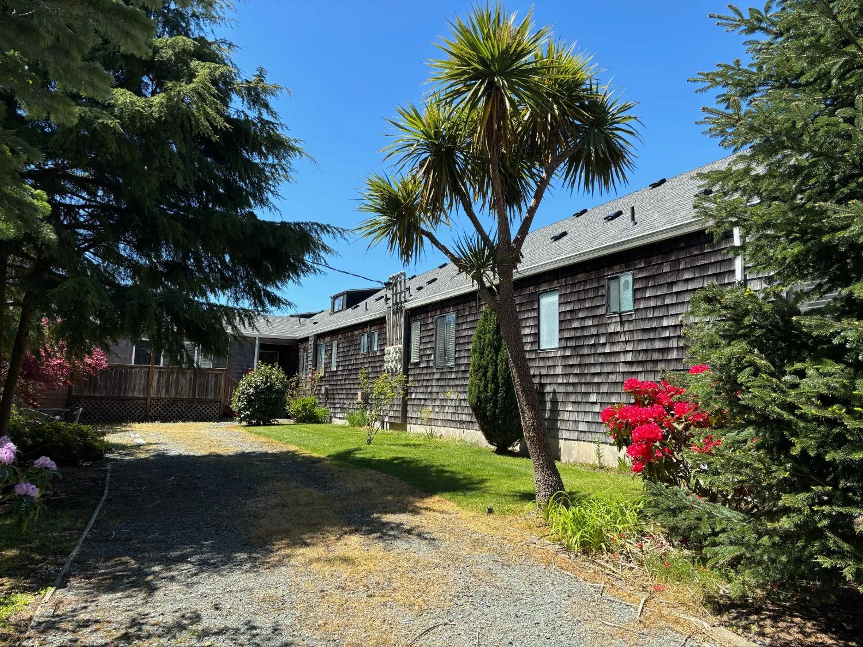 Inner courtyard view in San Dune Inn