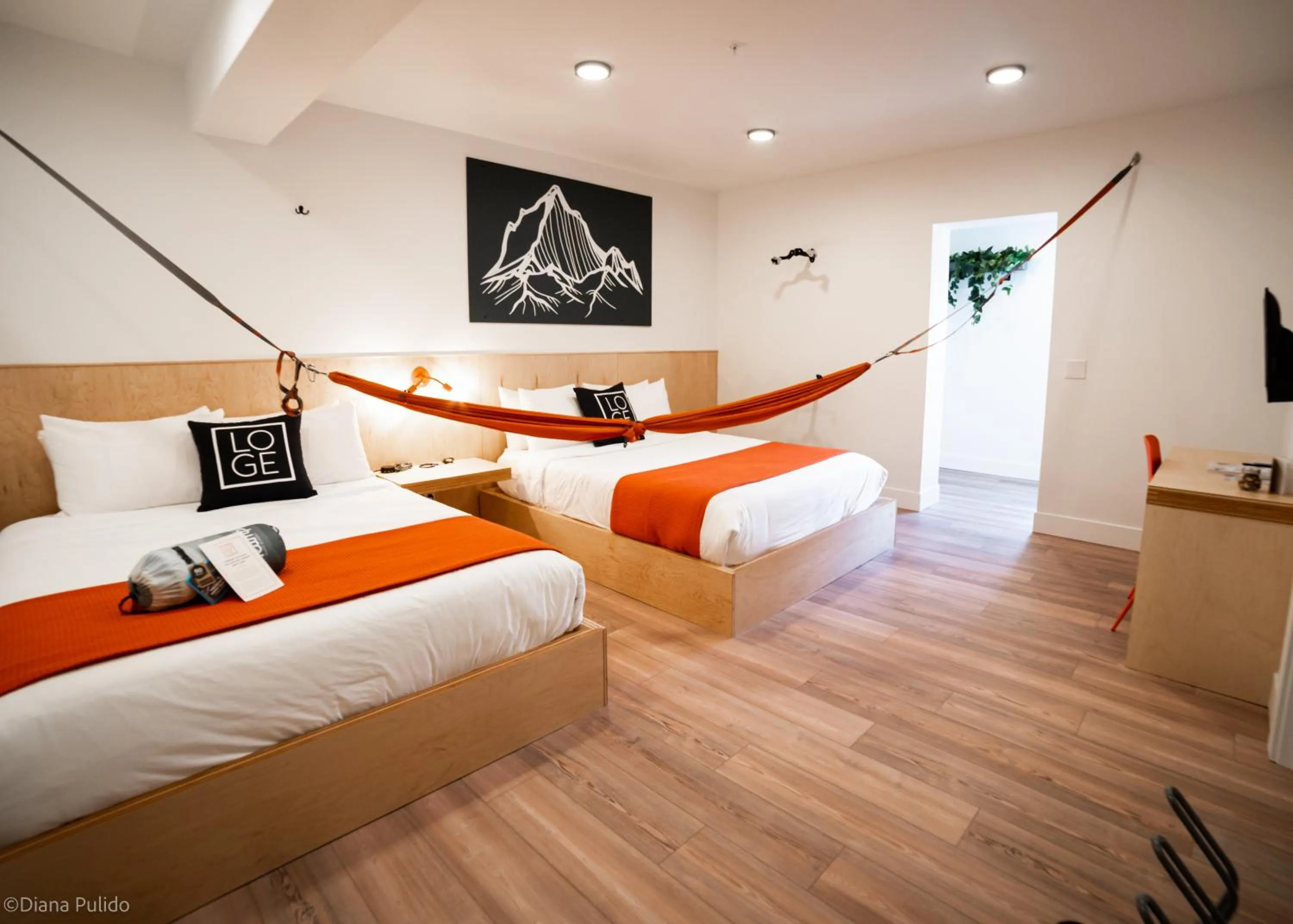 Bedroom, Bed in LOGE Leavenworth