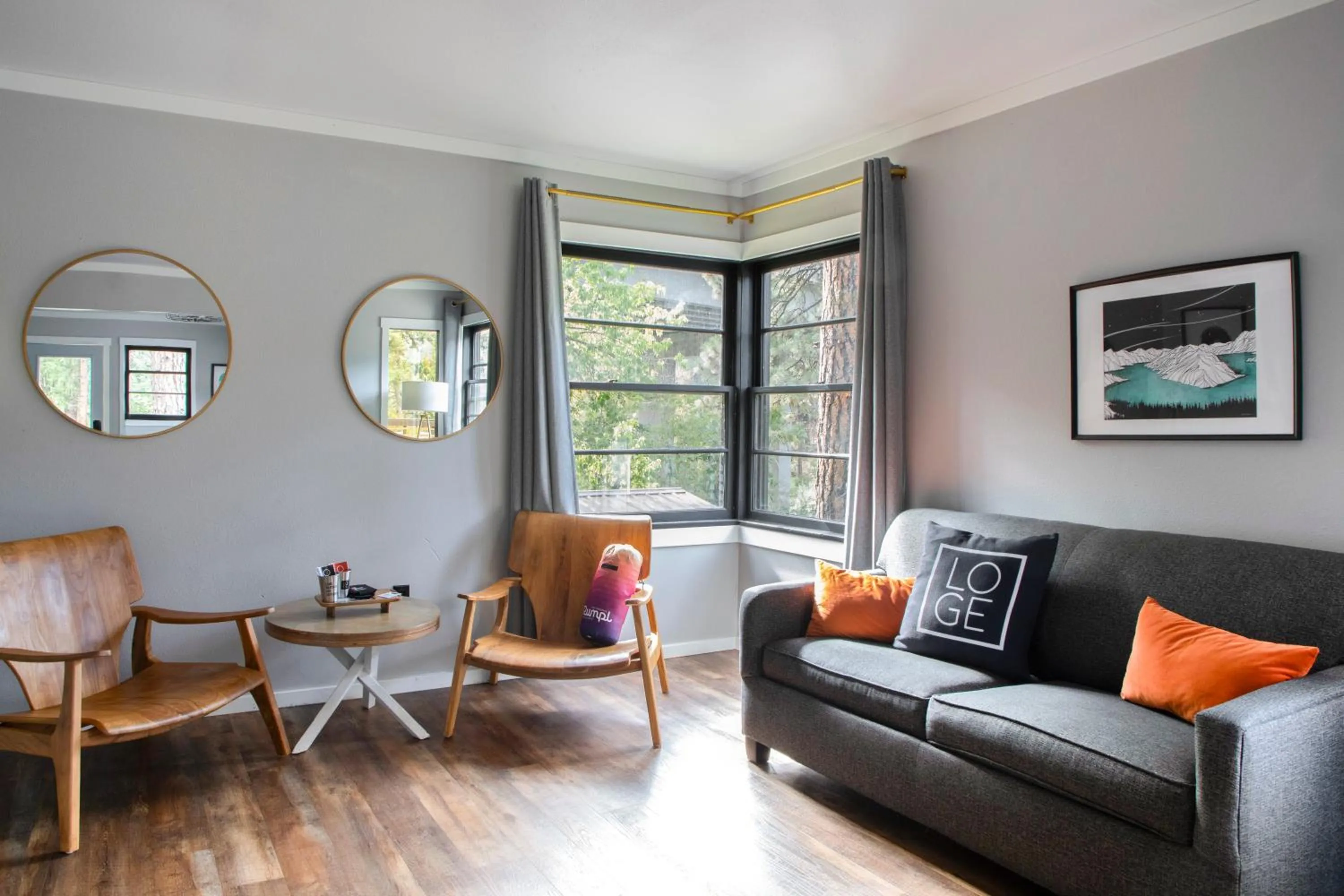 Living room in LOGE Leavenworth