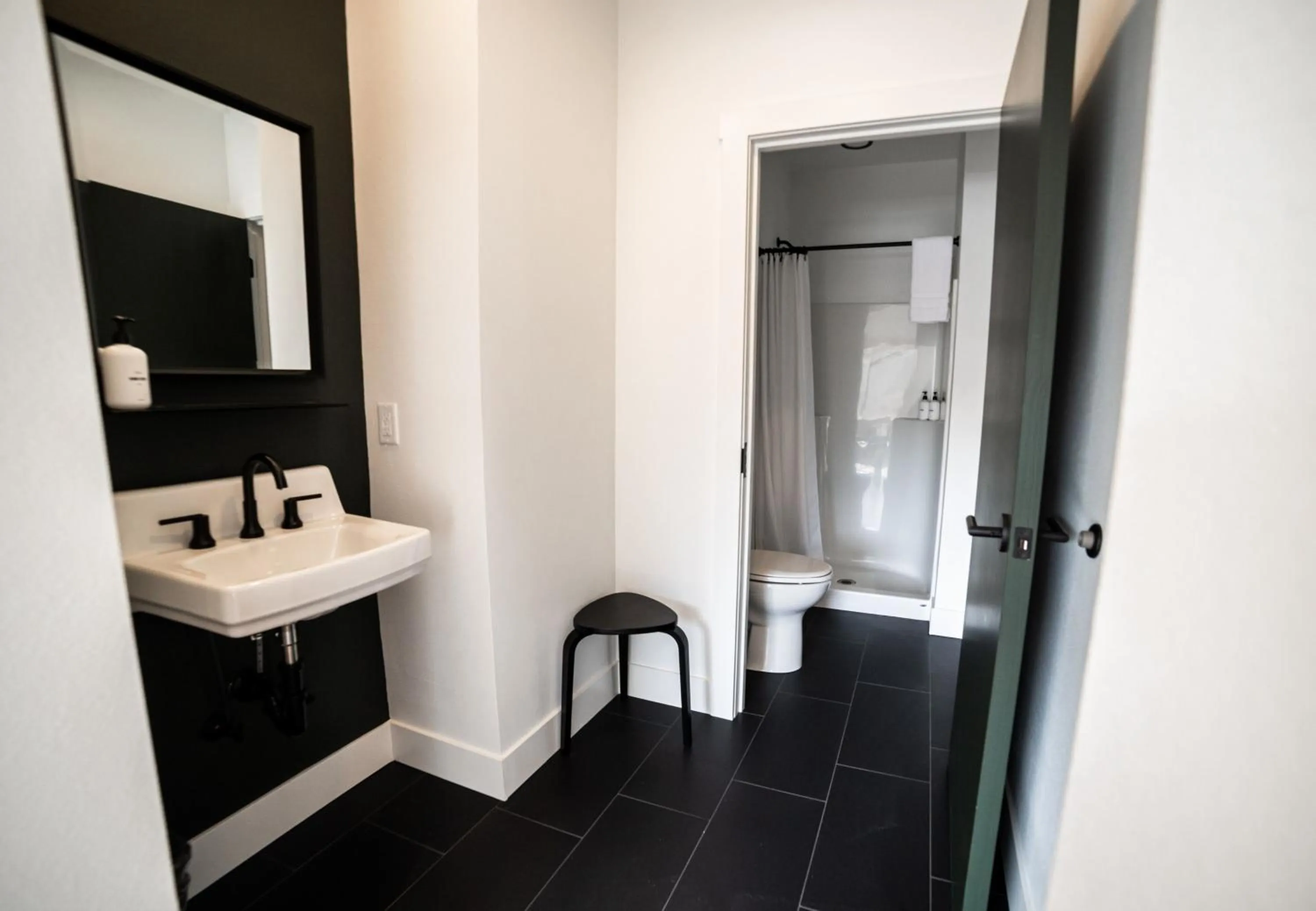 Bathroom in LOGE Leavenworth