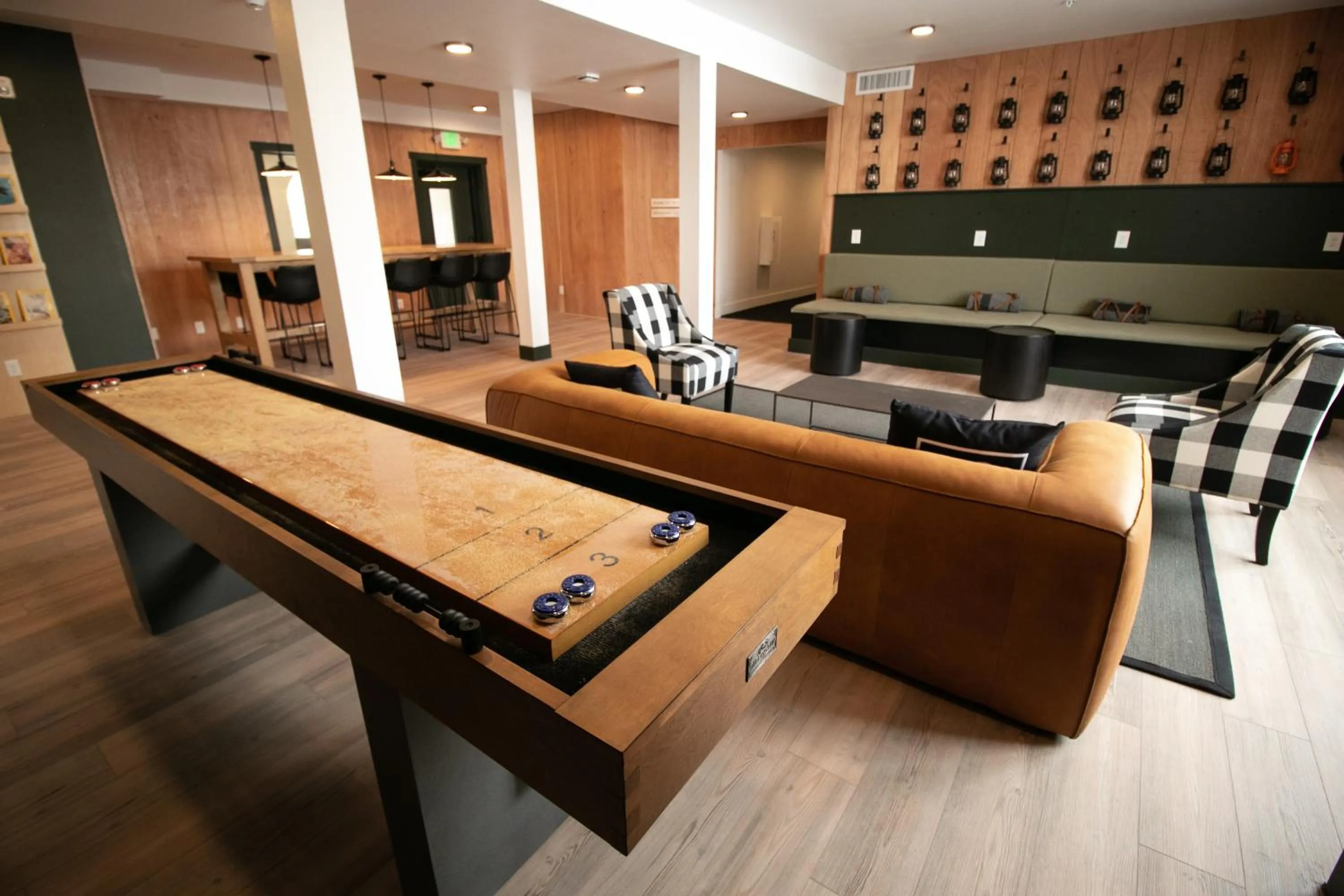 Communal lounge/ TV room in LOGE Leavenworth