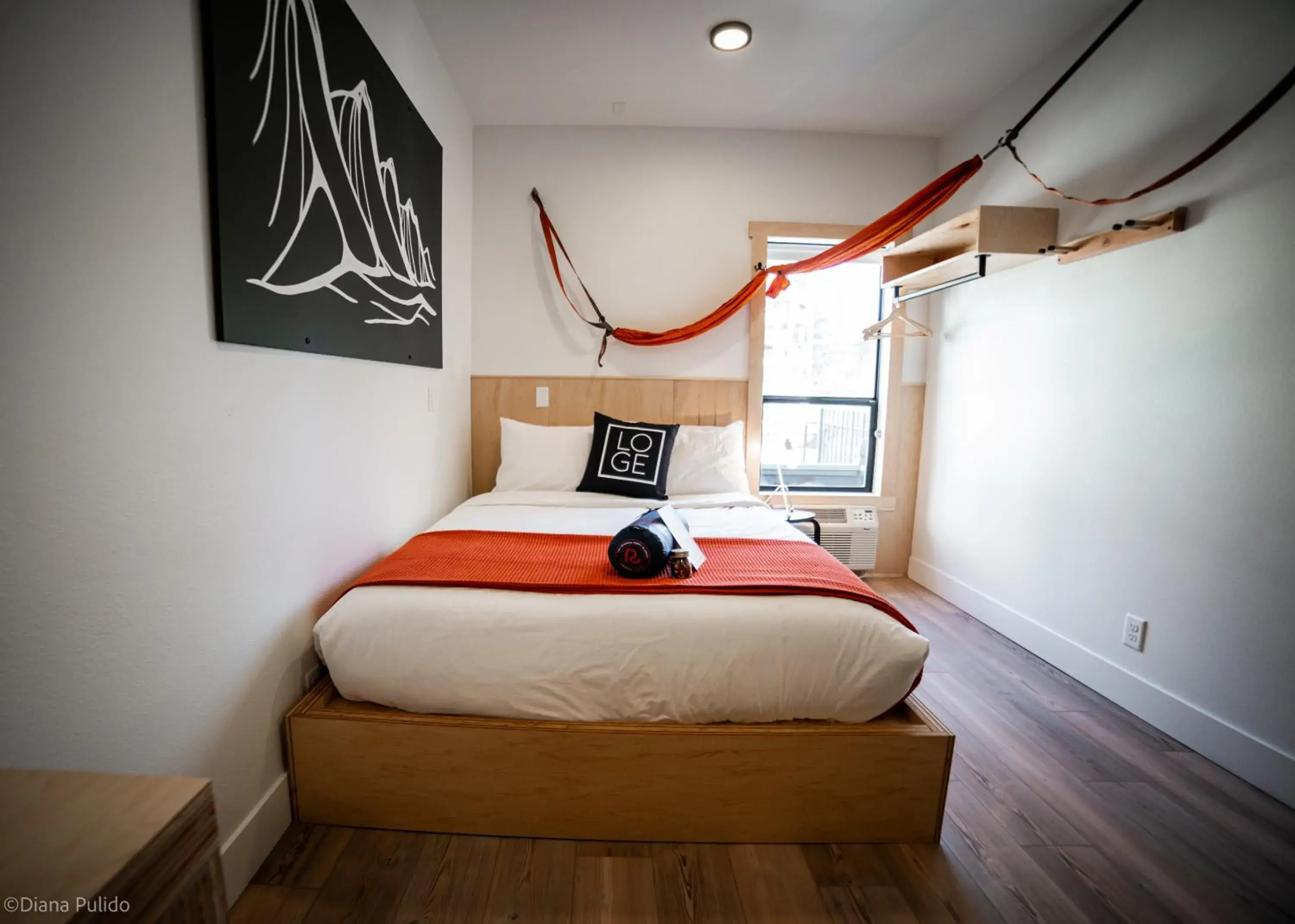 Queen Room with Shared Bathroom in LOGE Leavenworth Queen Room with Shared Bathroom in LOGE Leavenworth