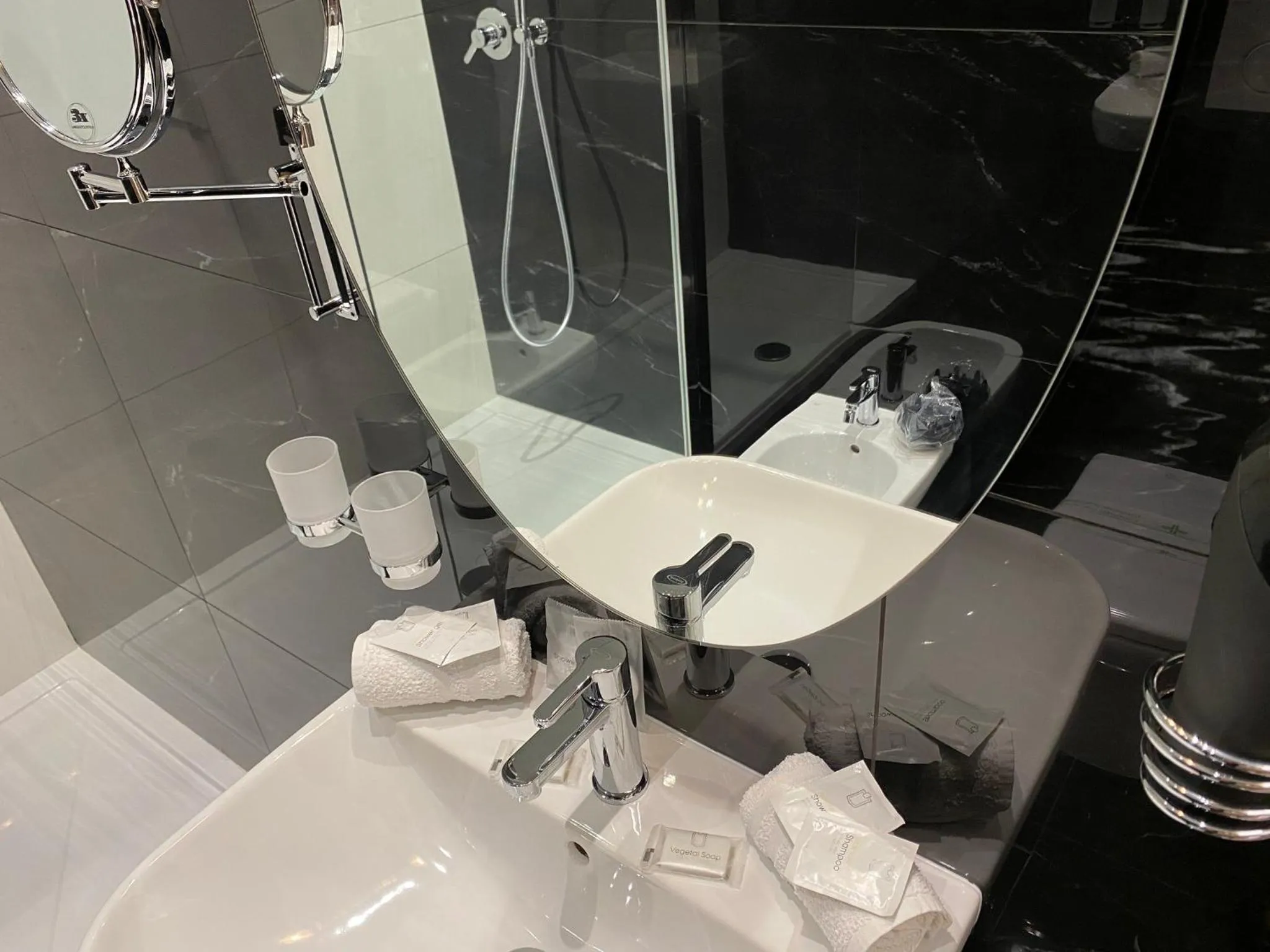 Bathroom in Vatican G&G Suites