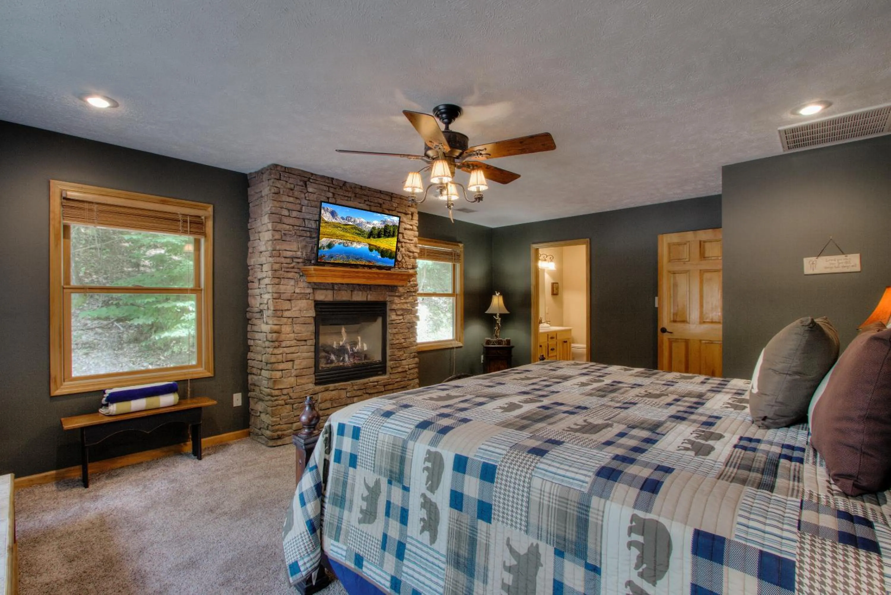 TV and multimedia, Bed in Gorgeous "Country Roads" by HoneyBearCabins 4BR 4BA, next to pool, easy drive, main strip location!