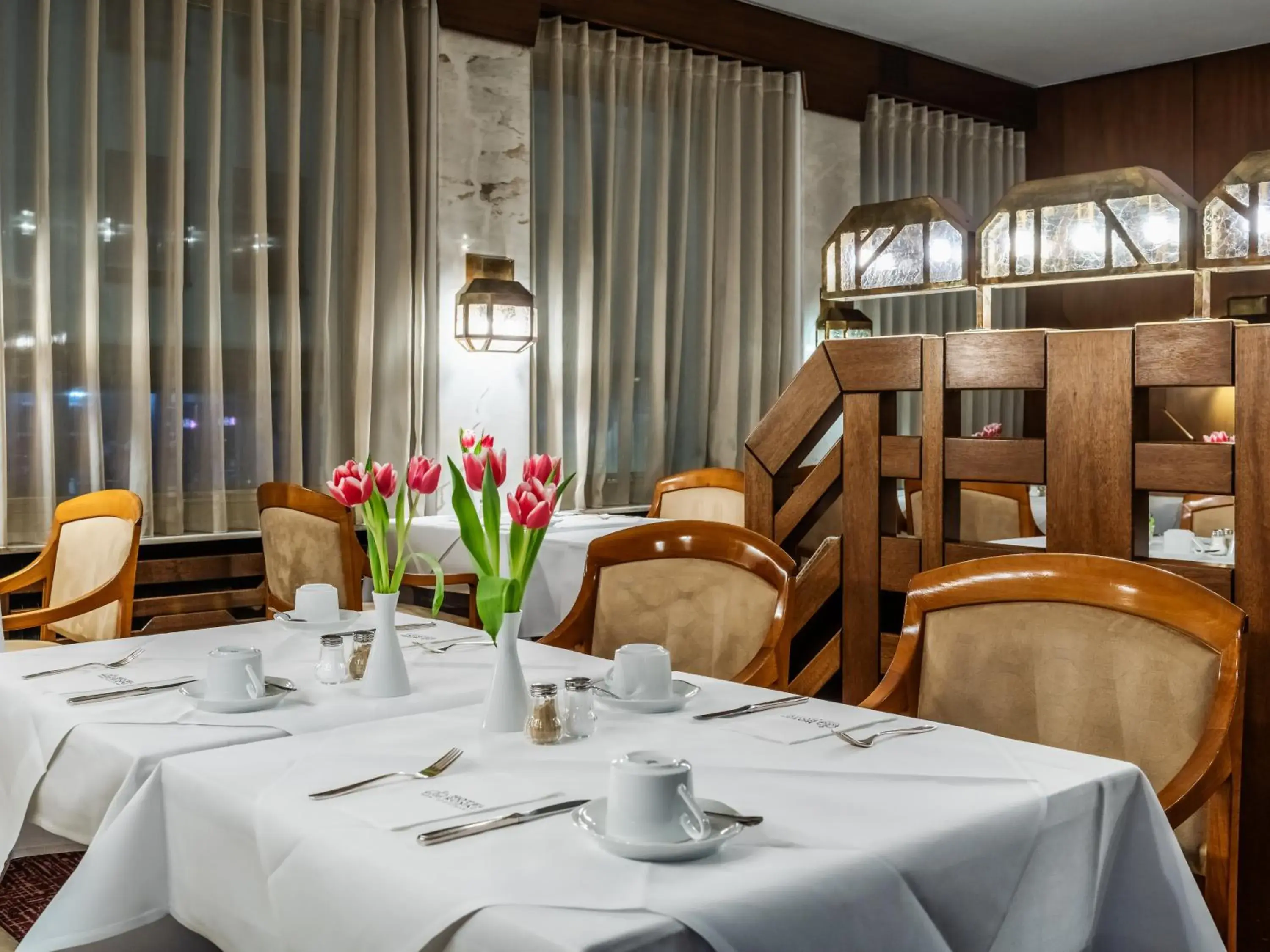 Restaurant/places to eat in Hotel Royal Restaurant/places to eat in Hotel Royal