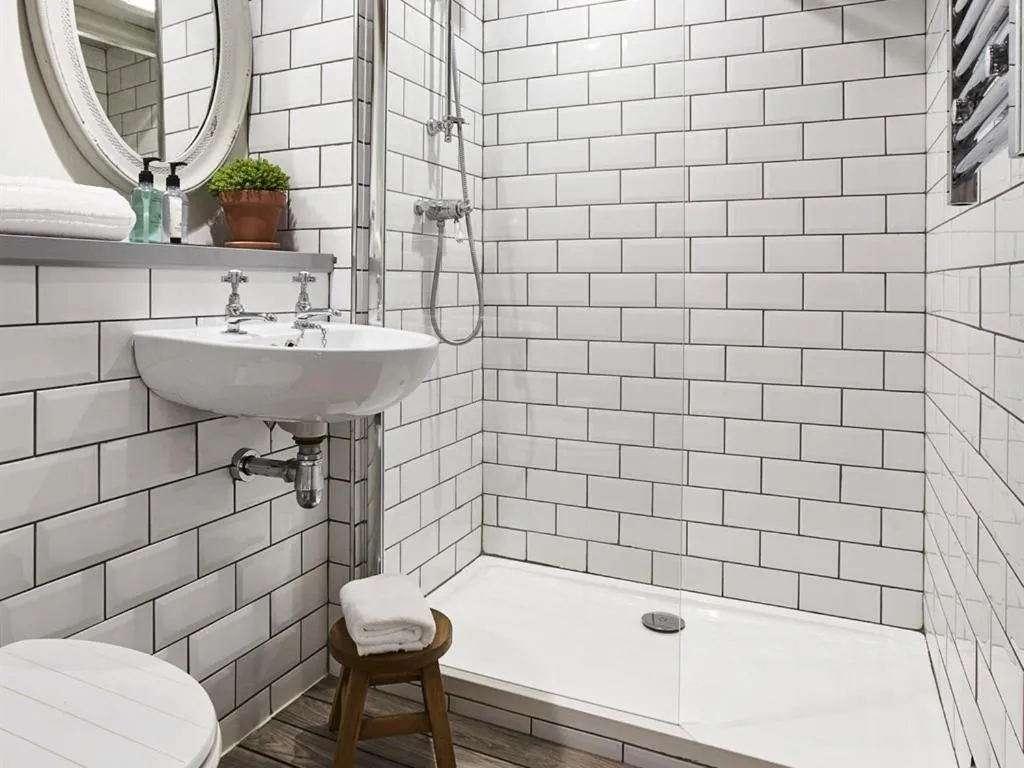 Bathroom in The Masons Arms