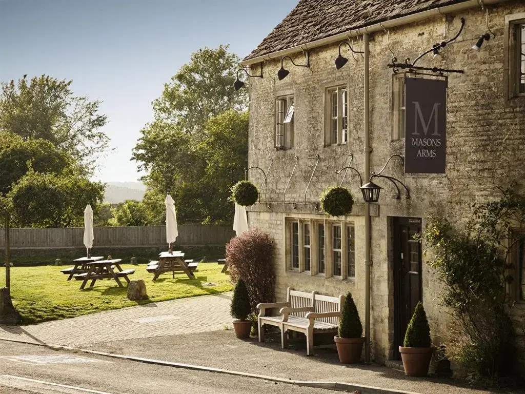 Property building in The Masons Arms Property building in The Masons Arms