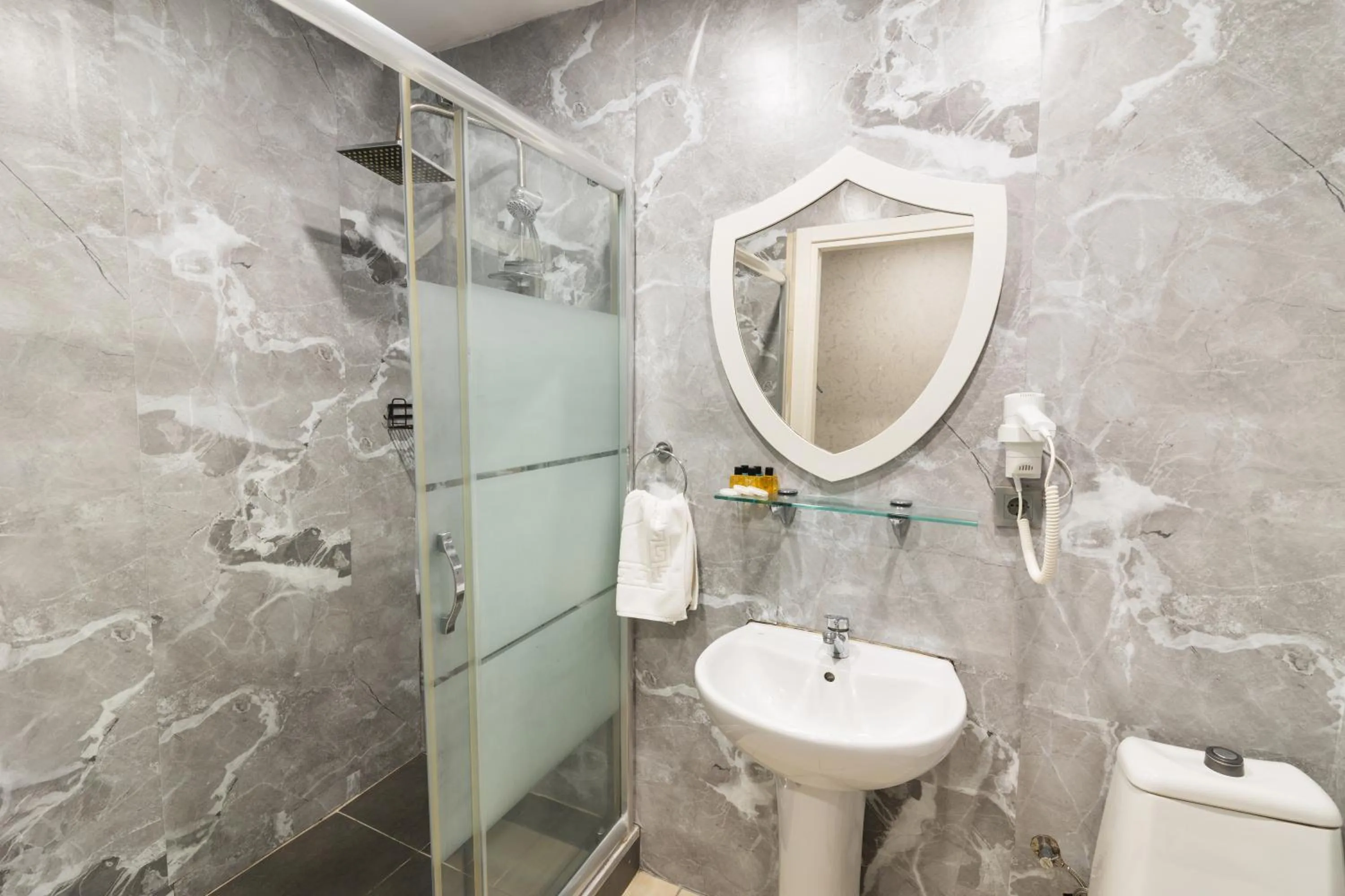 Shower in Kupa HOTEL