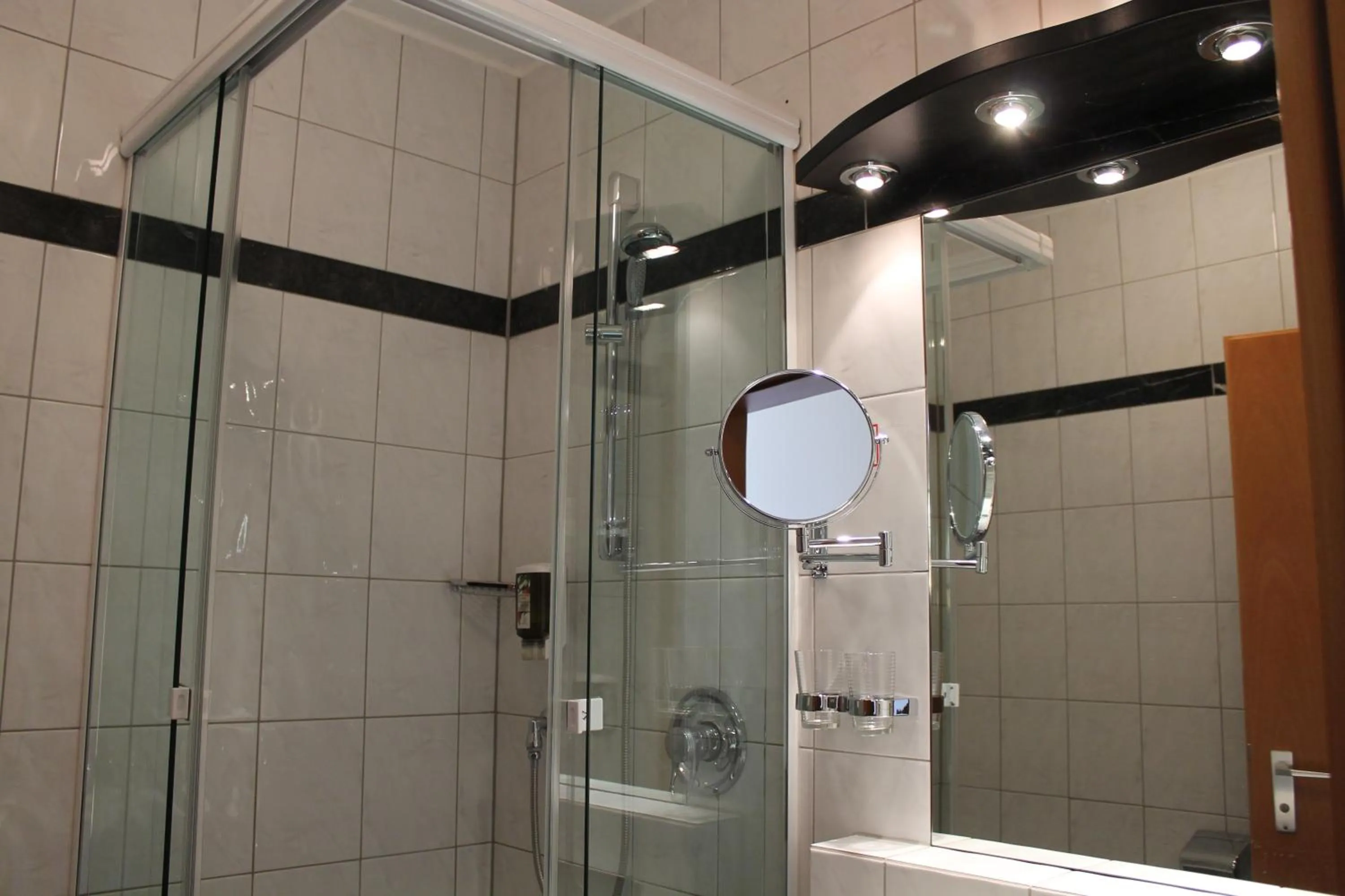 Bathroom in Villa Waldperlach by Blattl