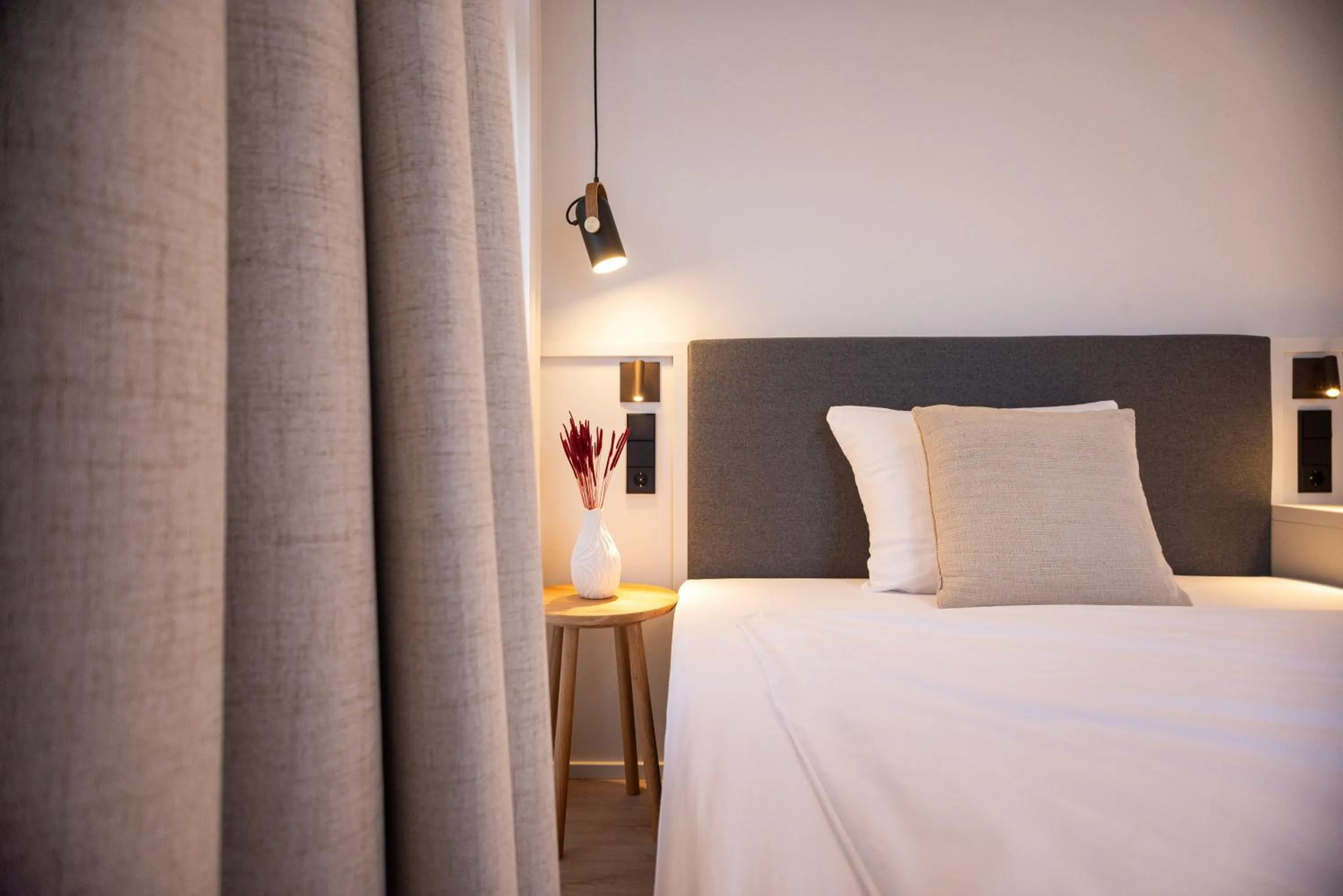 Photo of the whole room, Bed in Villa Waldperlach by Blattl