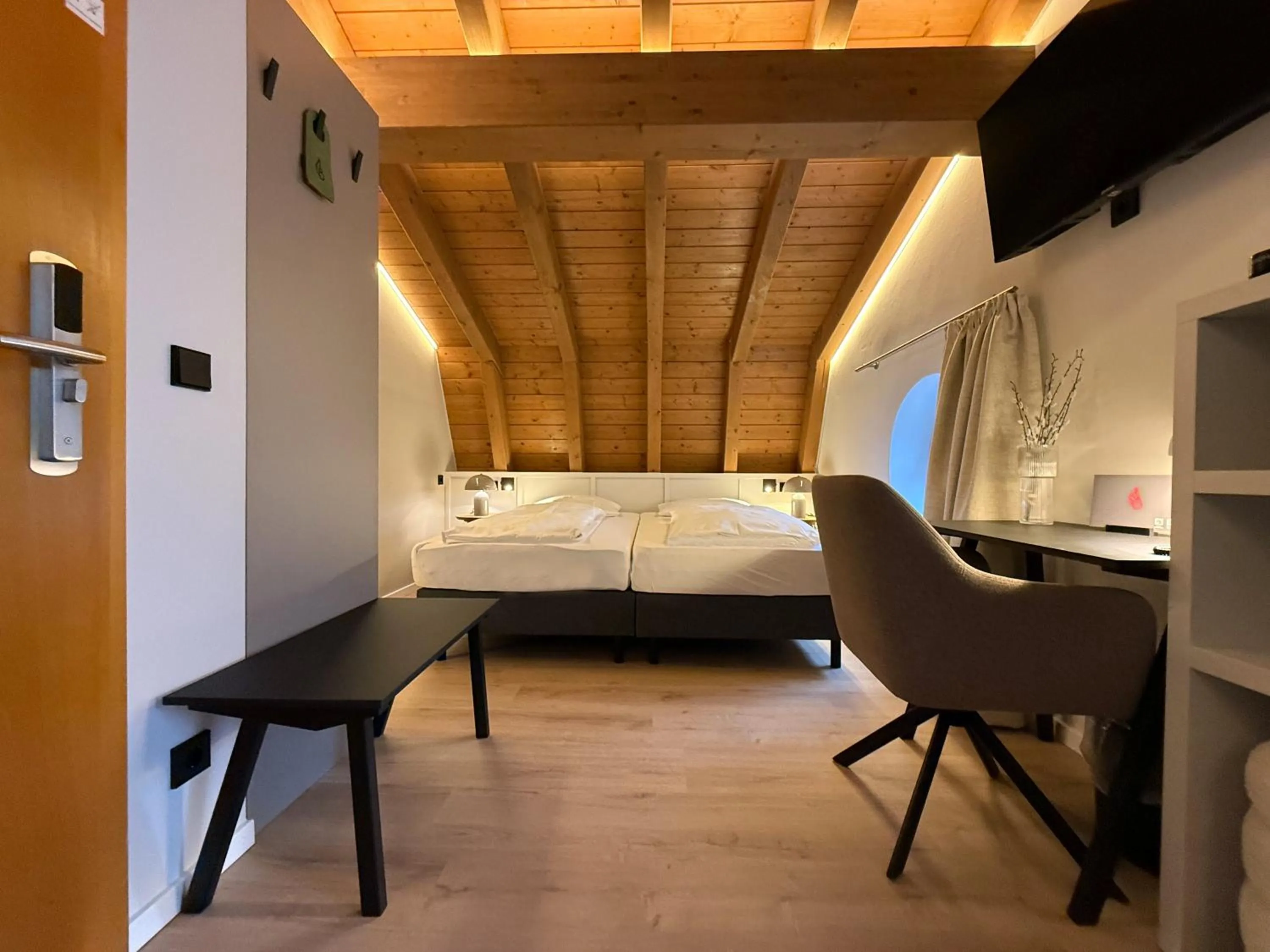 Photo of the whole room, Bed in Villa Waldperlach by Blattl