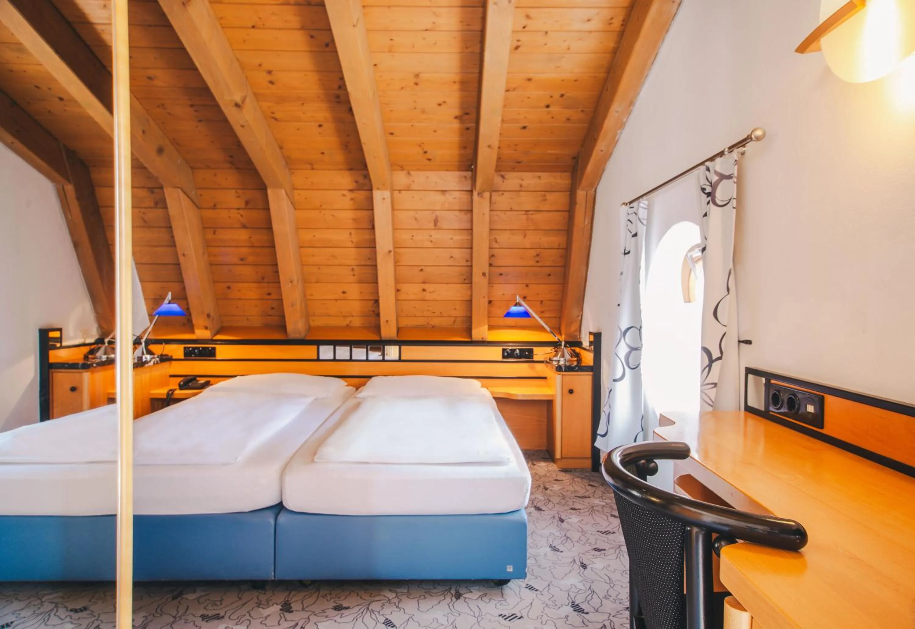 Photo of the whole room, Bed in Villa Waldperlach by Blattl