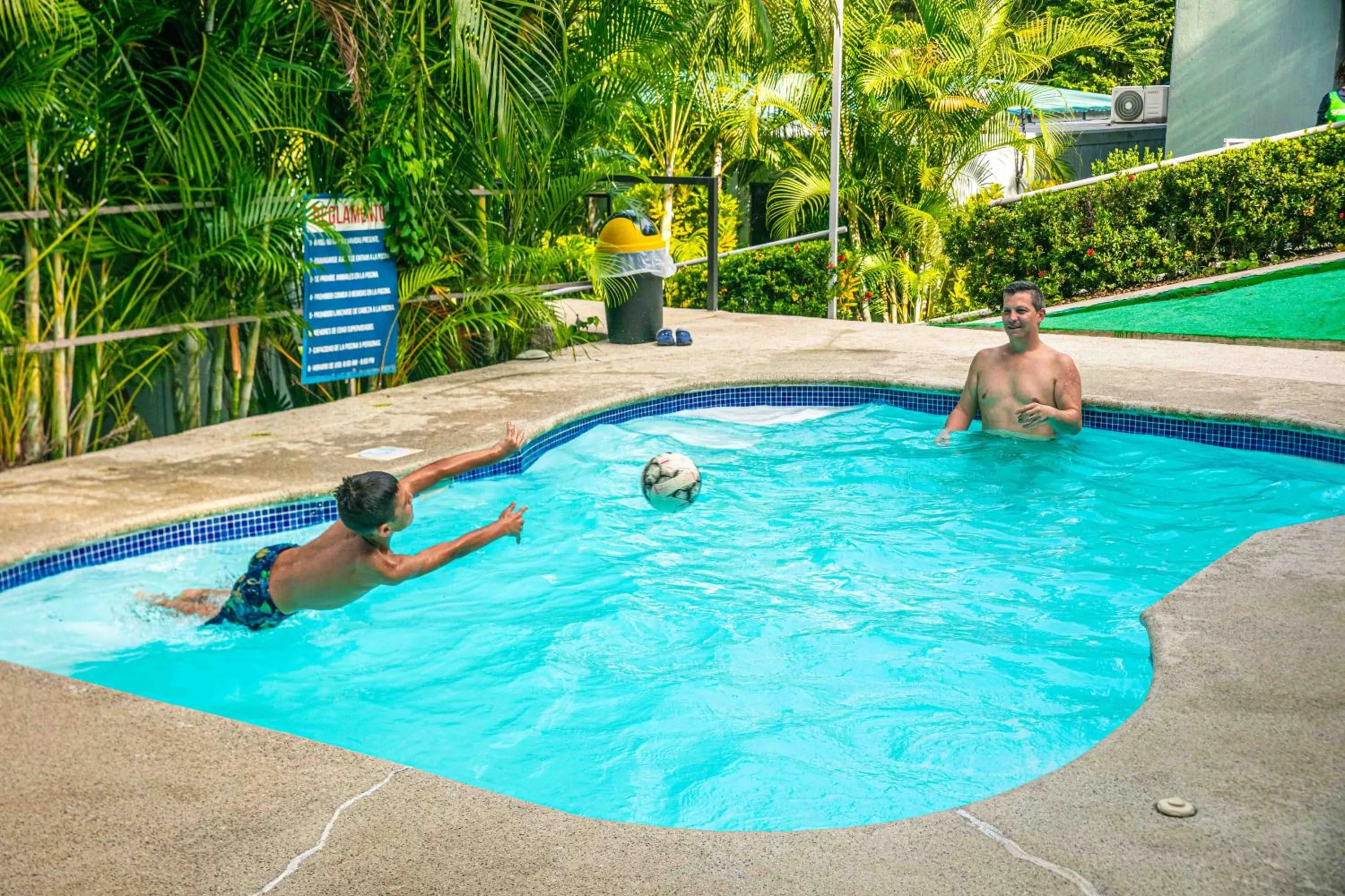 HOTEL, VILLAS y GLAMPINGS MYA -PUERTO VIEJO, Limon, CR