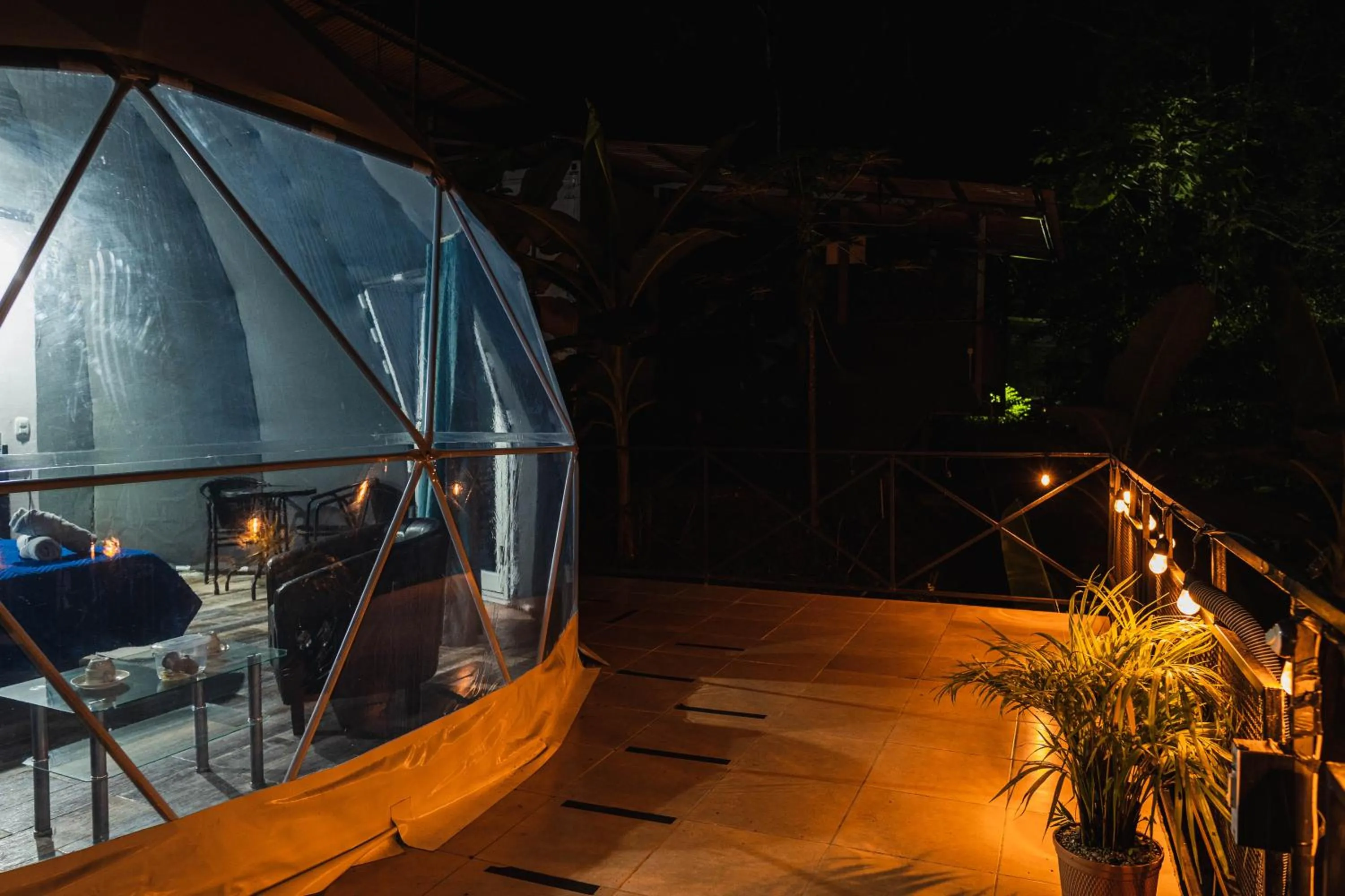 HOTEL, VILLAS y GLAMPINGS MYA -PUERTO VIEJO, Limon, CR