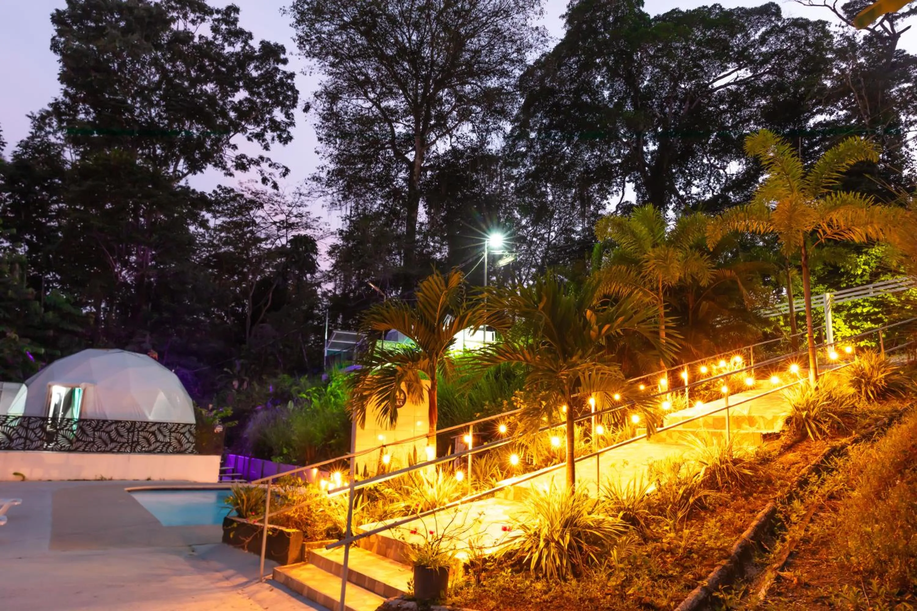 HOTEL, VILLAS y GLAMPINGS MYA -PUERTO VIEJO, Limon, CR