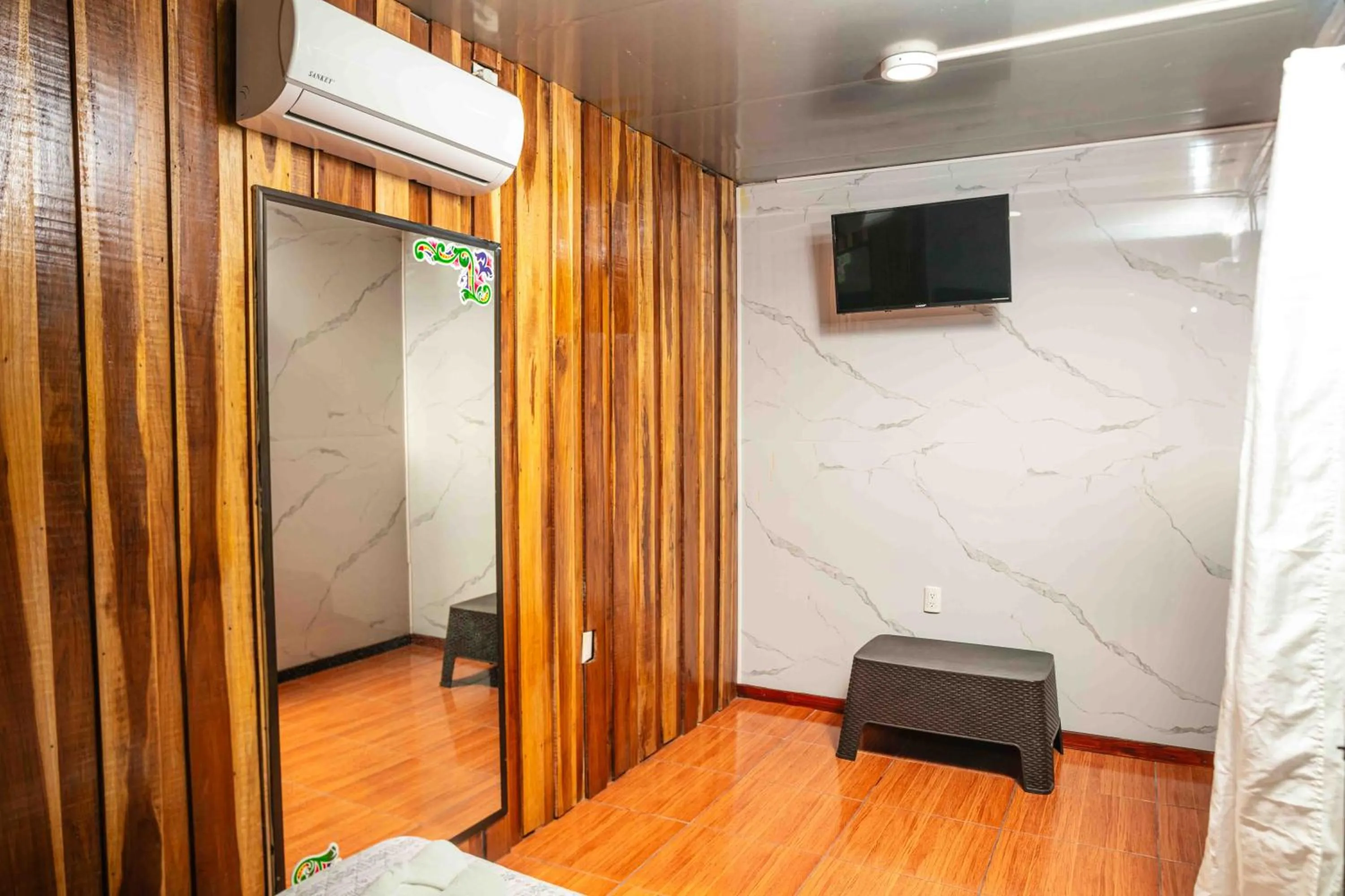 HOTEL, VILLAS y GLAMPINGS MYA -PUERTO VIEJO, Limon, CR