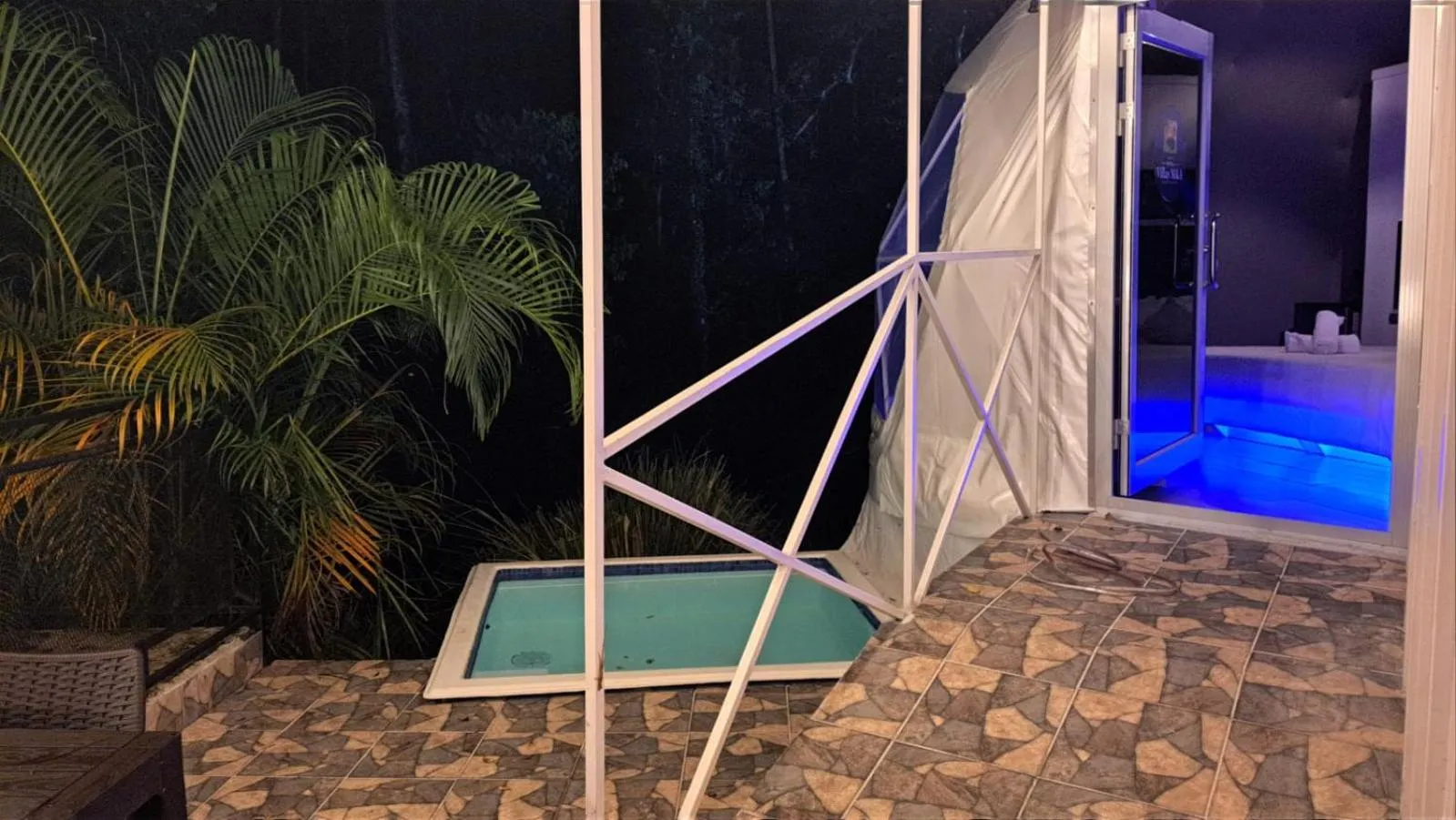 HOTEL, VILLAS y GLAMPINGS MYA -PUERTO VIEJO, Limon, CR