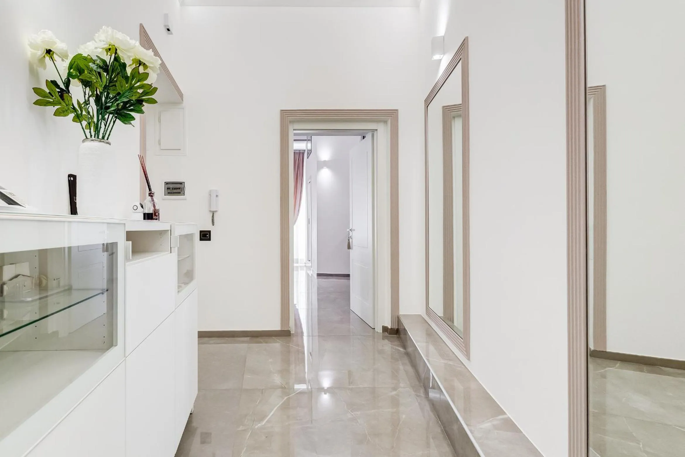 UnoSeiTre - Luxury Apartment & Suite