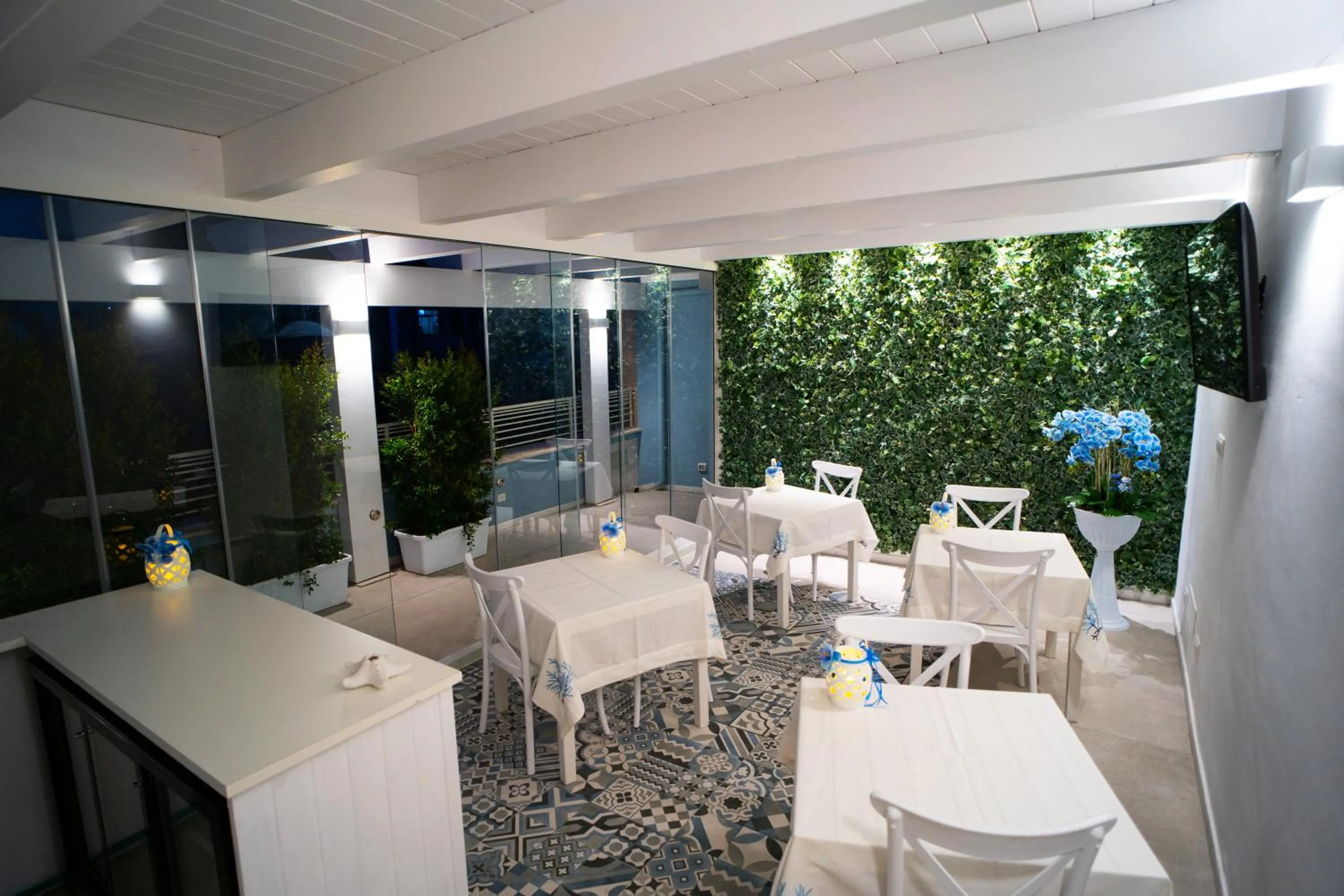 Restaurant/places to eat in L' Angolo dei poeti - Bed and Breakfast