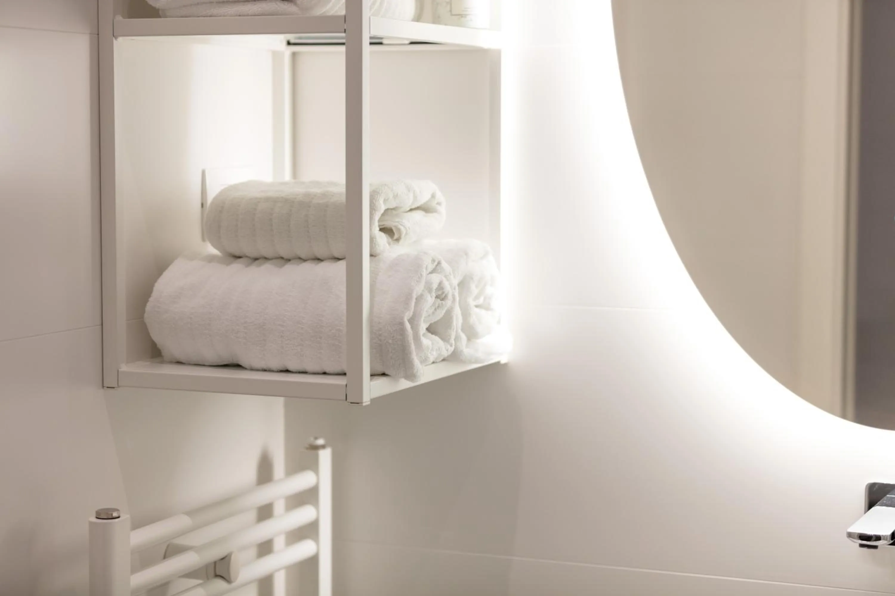 Bathroom, Bed in Aborda Rooms