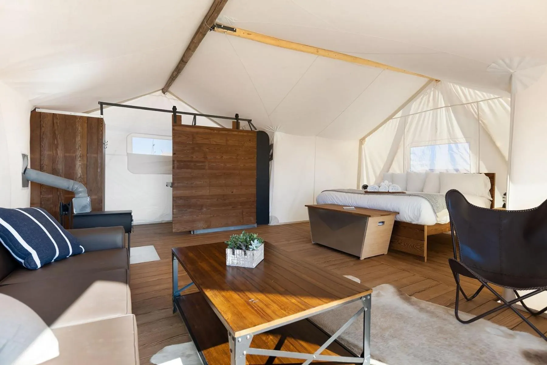 Seating area, Bed in Under Canvas Lake Powell-Grand Staircase