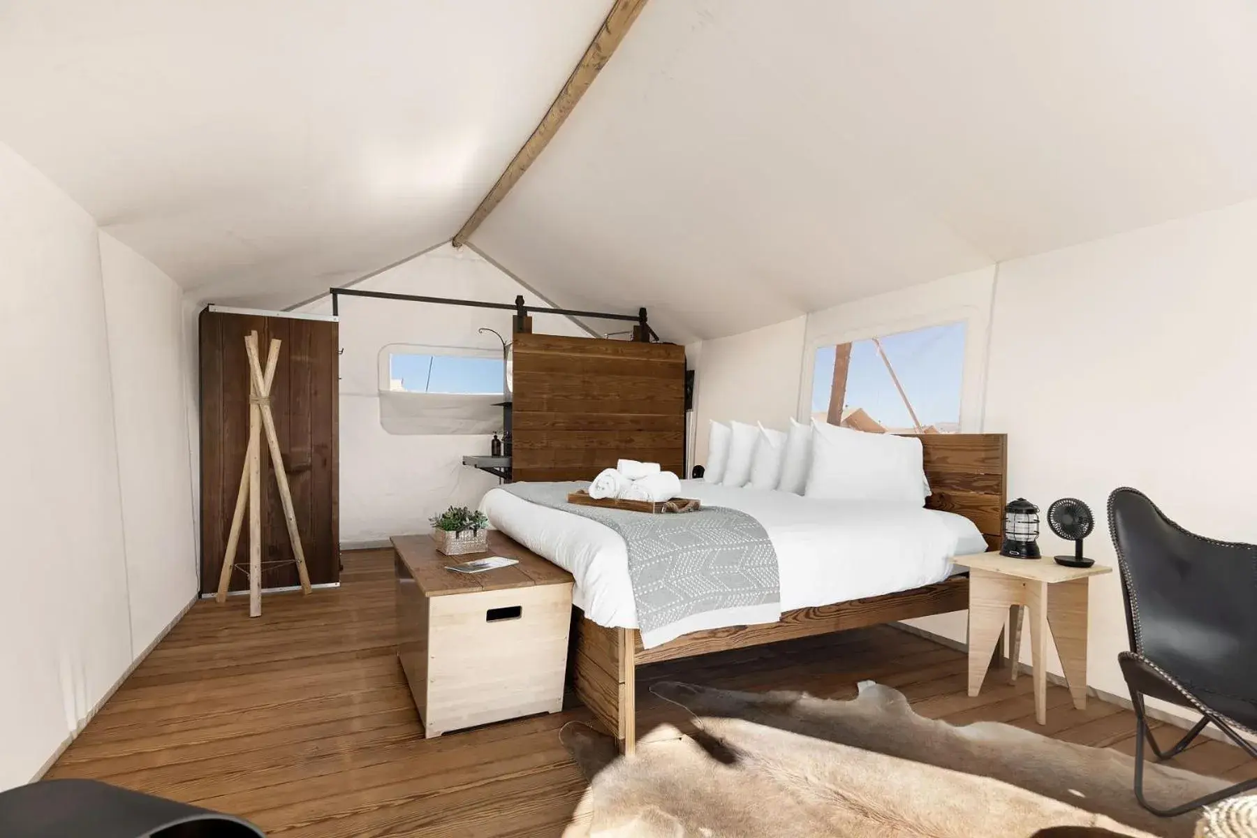 Deluxe Tent with Private Bathroom and Kids Tent in Under Canvas Lake Powell-Grand Staircase Deluxe Tent with Private Bathroom and Kids Tent in Under Canvas Lake Powell-Grand Staircase