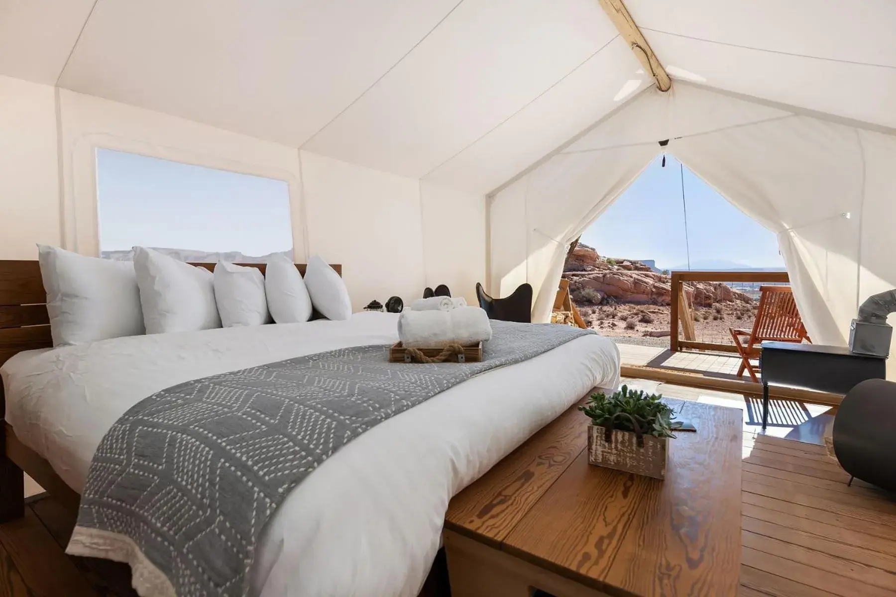 Deluxe Tent with Private Bathroom in Under Canvas Lake Powell-Grand Staircase Deluxe Tent with Private Bathroom in Under Canvas Lake Powell-Grand Staircase