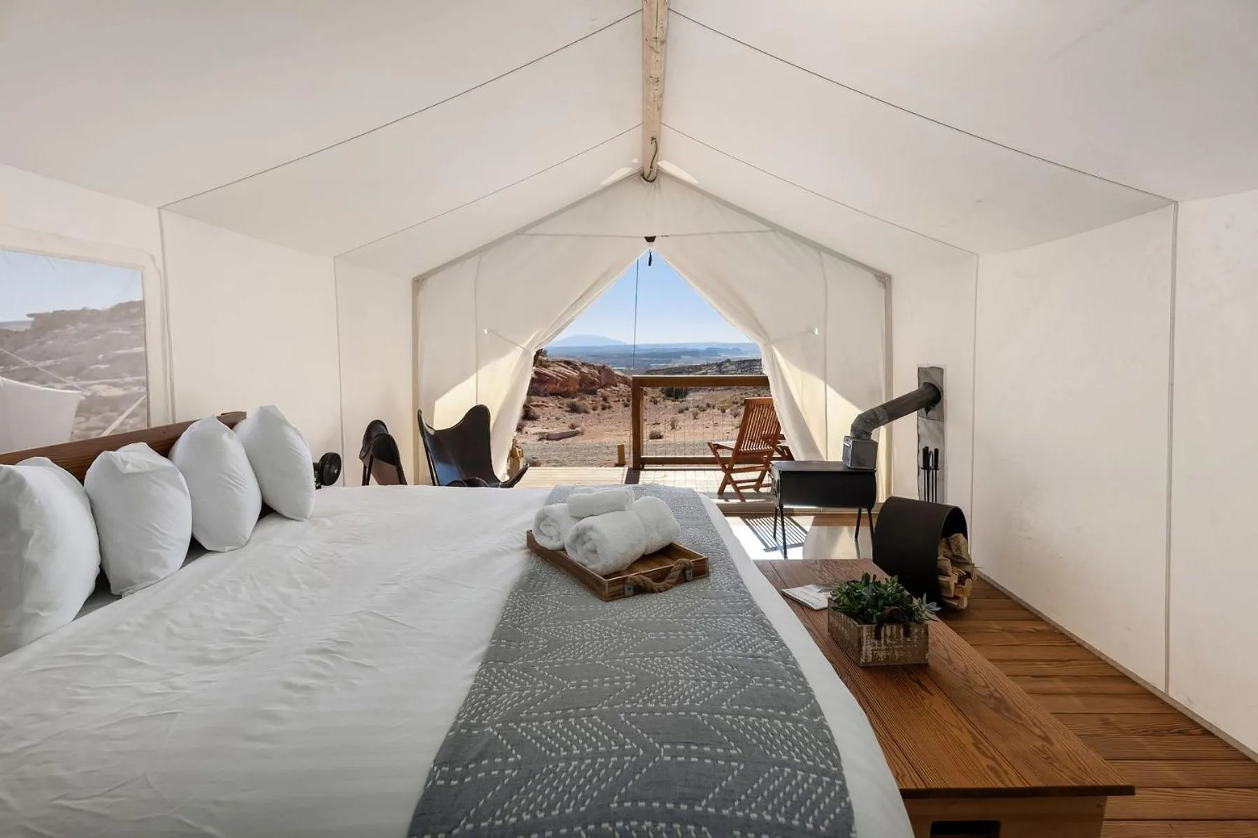 Bed in Under Canvas Lake Powell-Grand Staircase