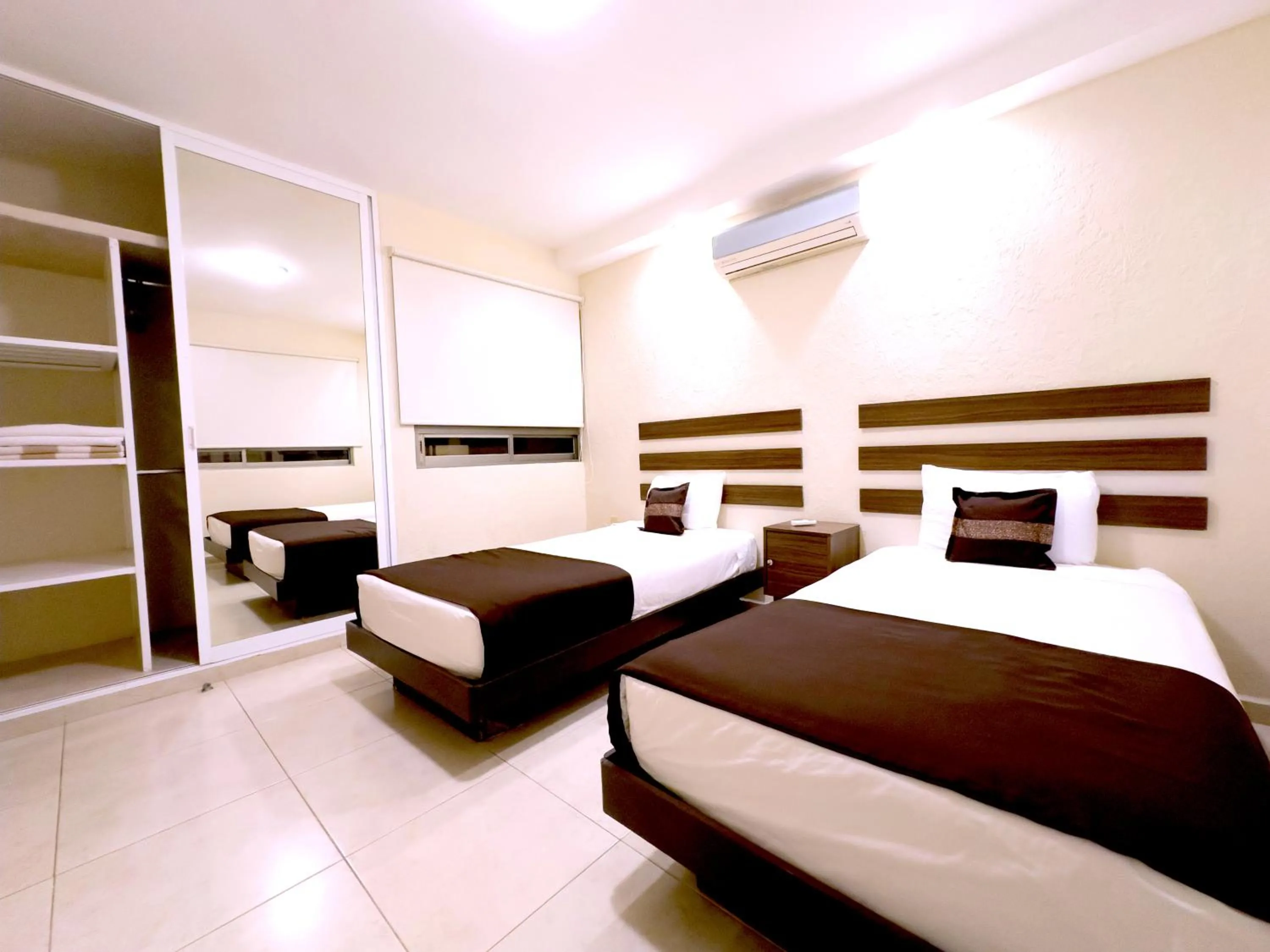 Bedroom, Bed in Topacio7 Residencial