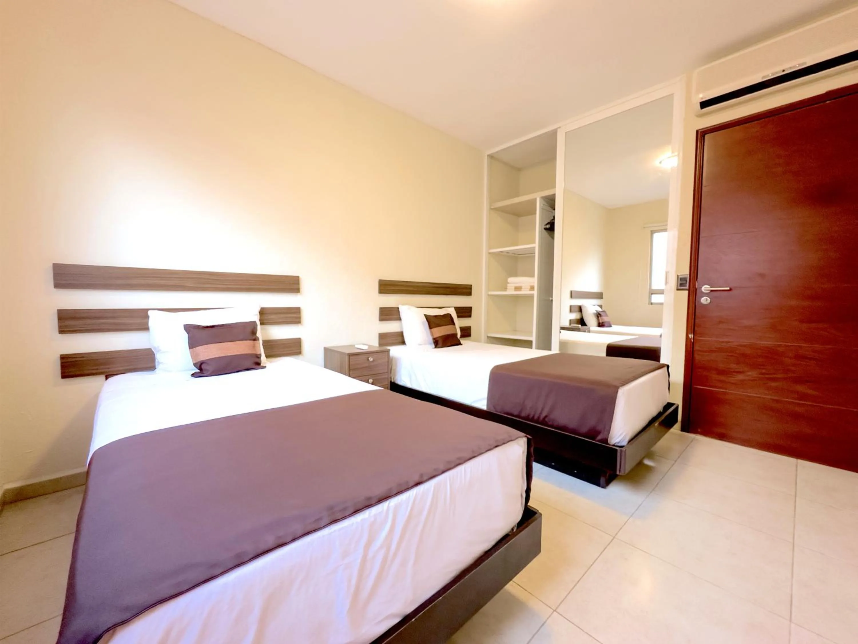 Bedroom, Bed in Topacio7 Residencial
