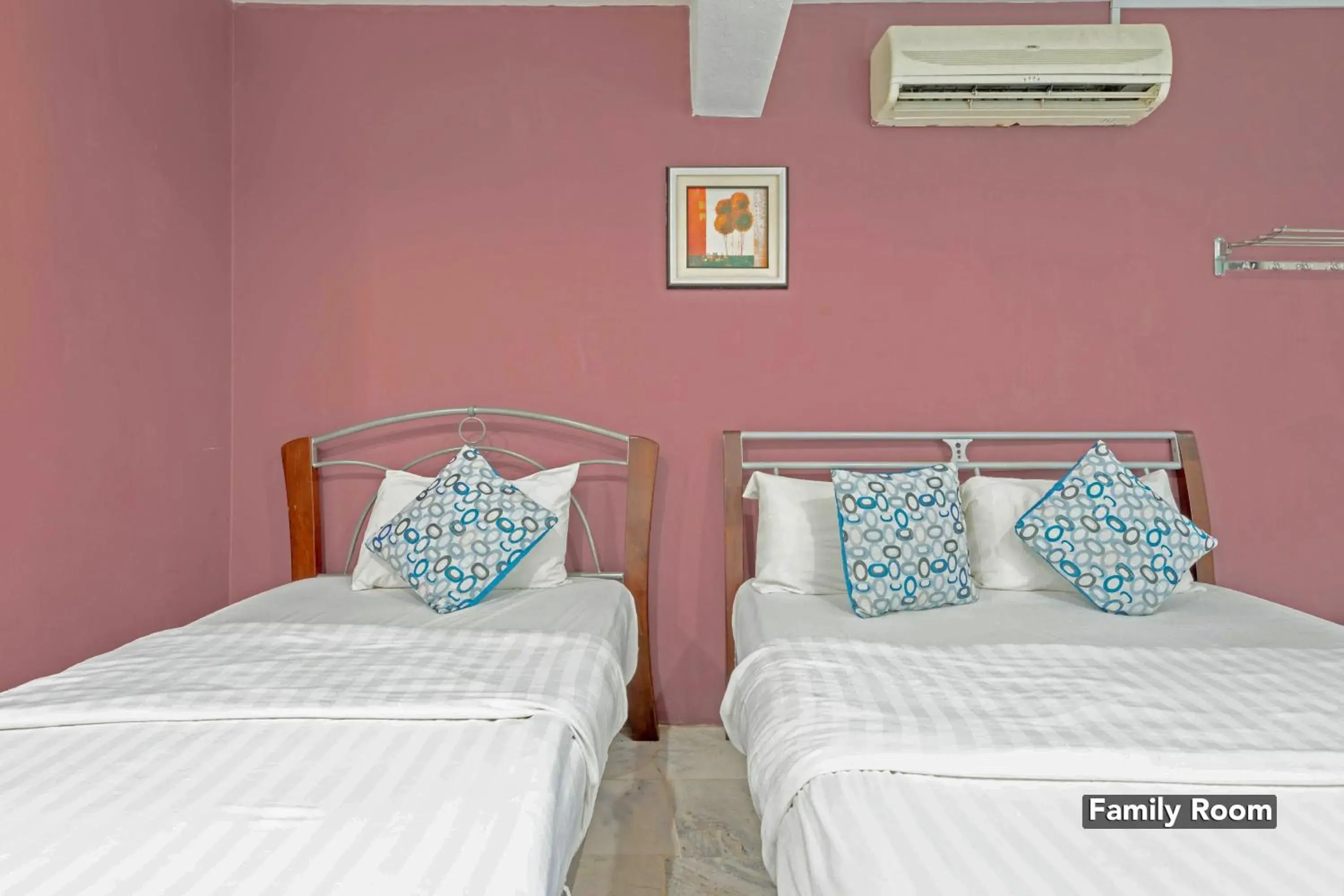 Bedroom, Bed in OYO 89874 Gs Golden Star Hotel