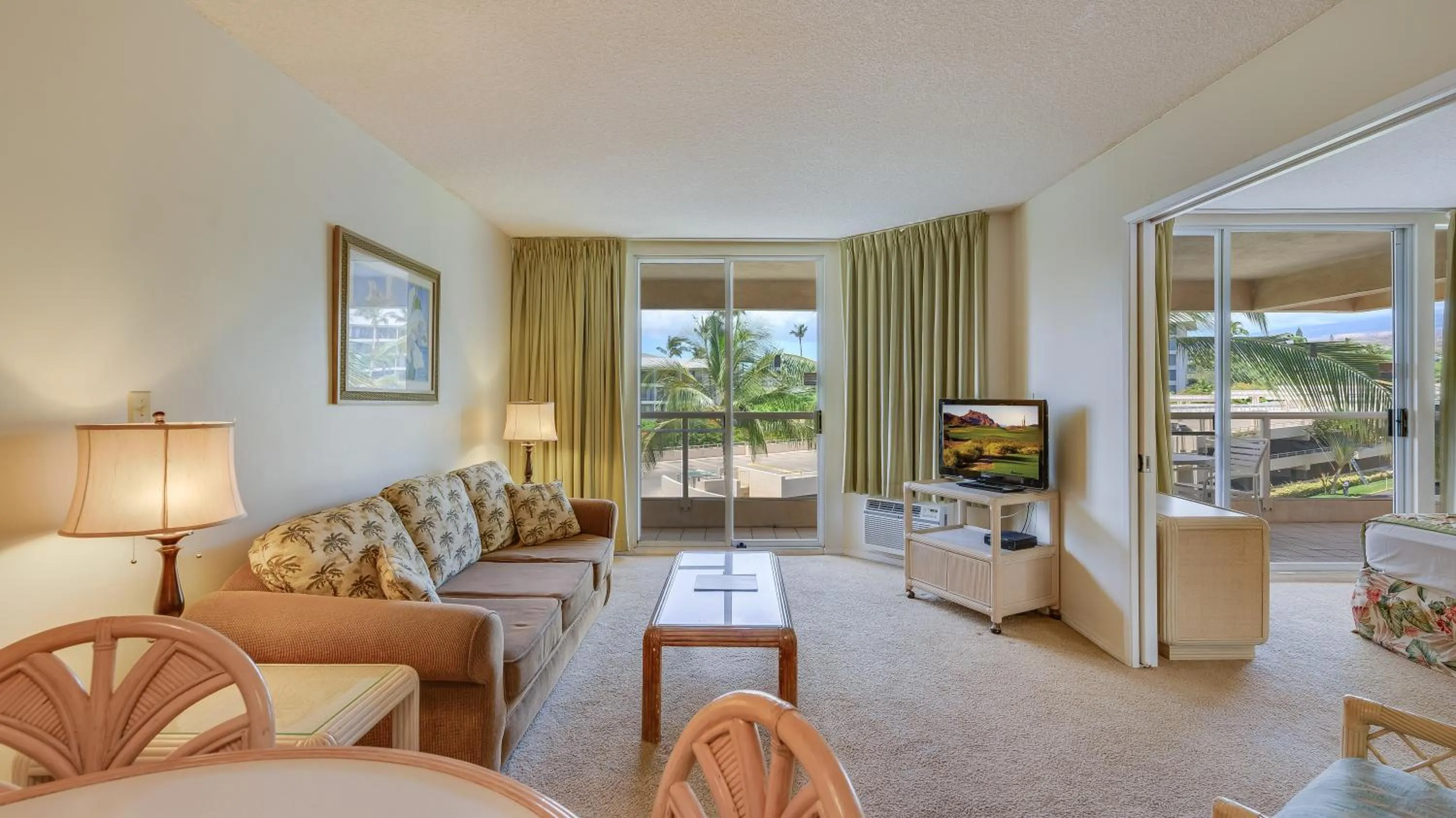 Property building in Castle At Maui Banyan