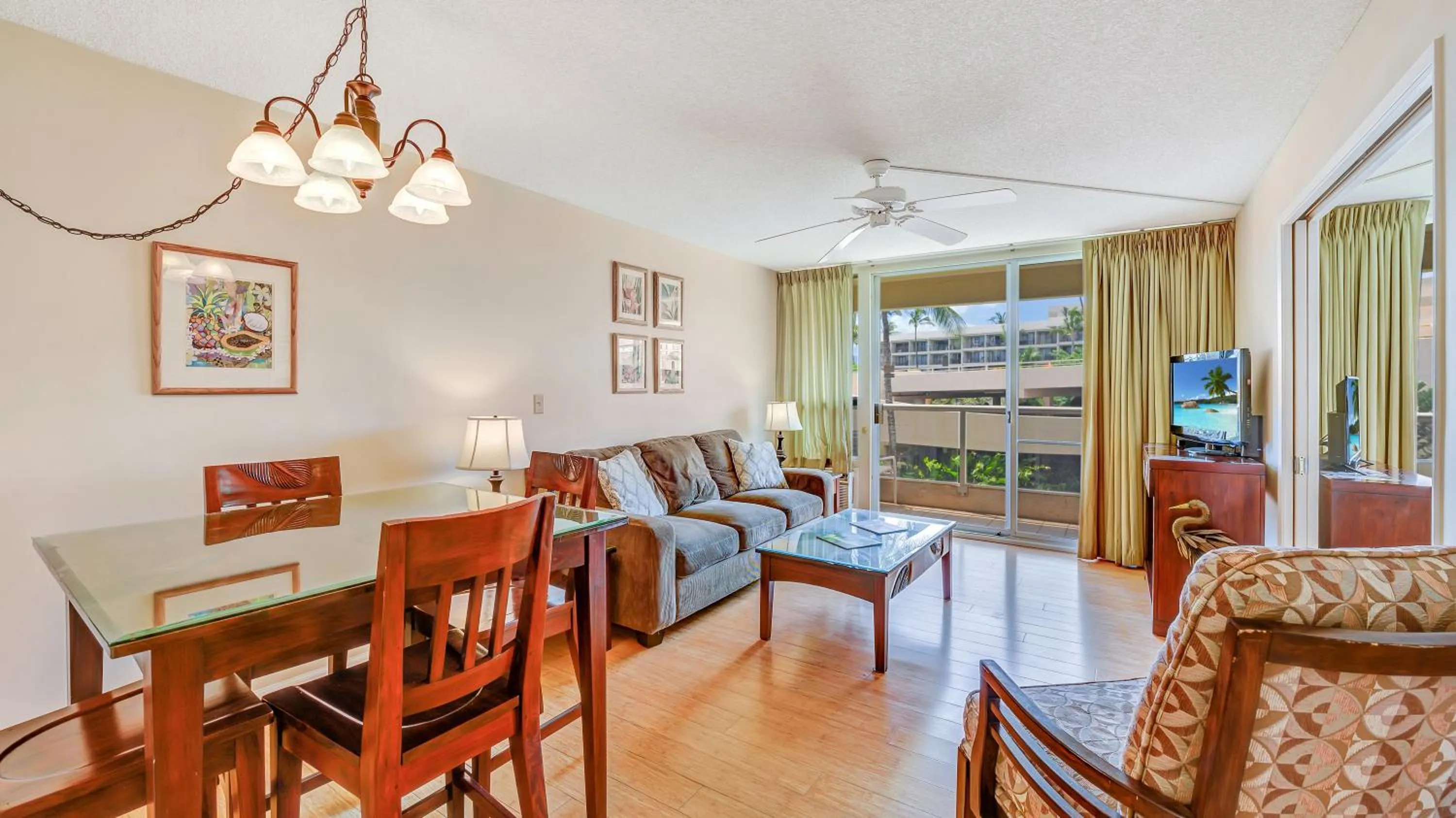 Property building in Castle At Maui Banyan