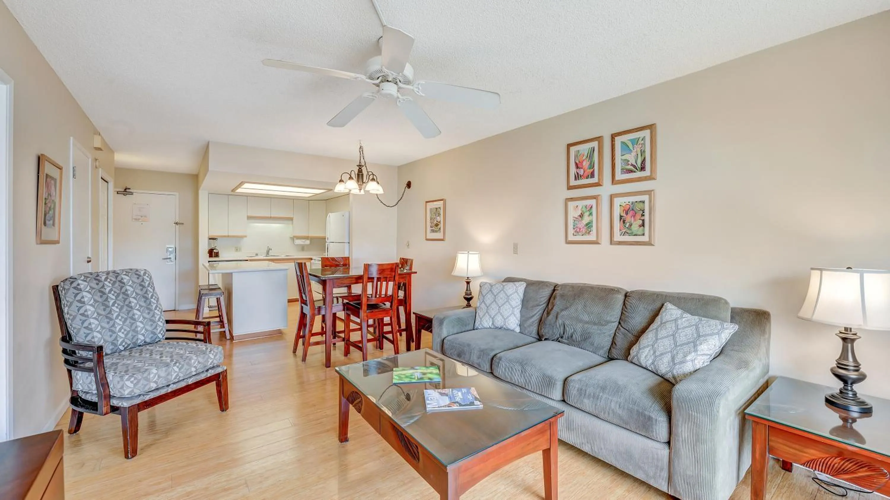 Property building in Castle At Maui Banyan