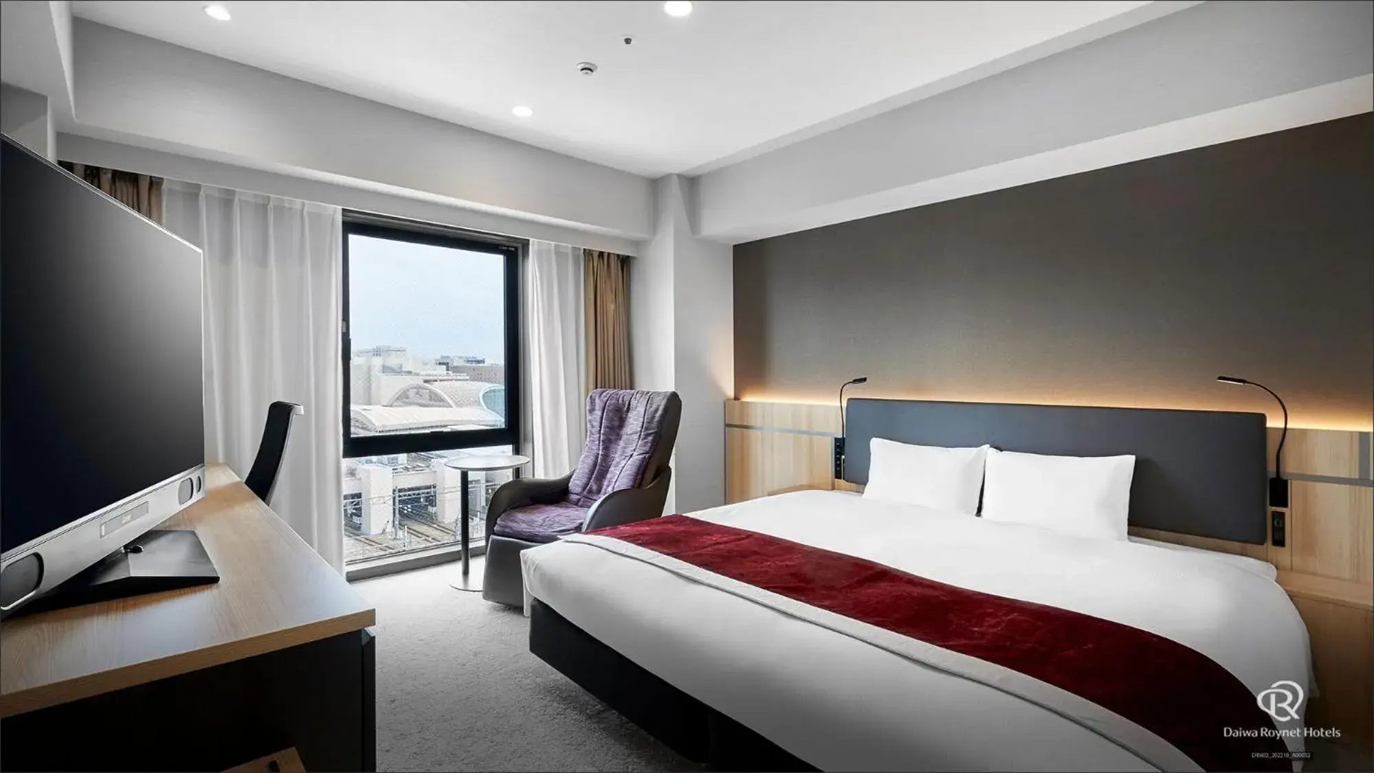 Deluxe Double Room - single occupancy - Non-Smoking in Daiwa Roynet Hotel Kanazawa Eki Nishiguchi Deluxe Double Room - single occupancy - Non-Smoking in Daiwa Roynet Hotel Kanazawa Eki Nishiguchi