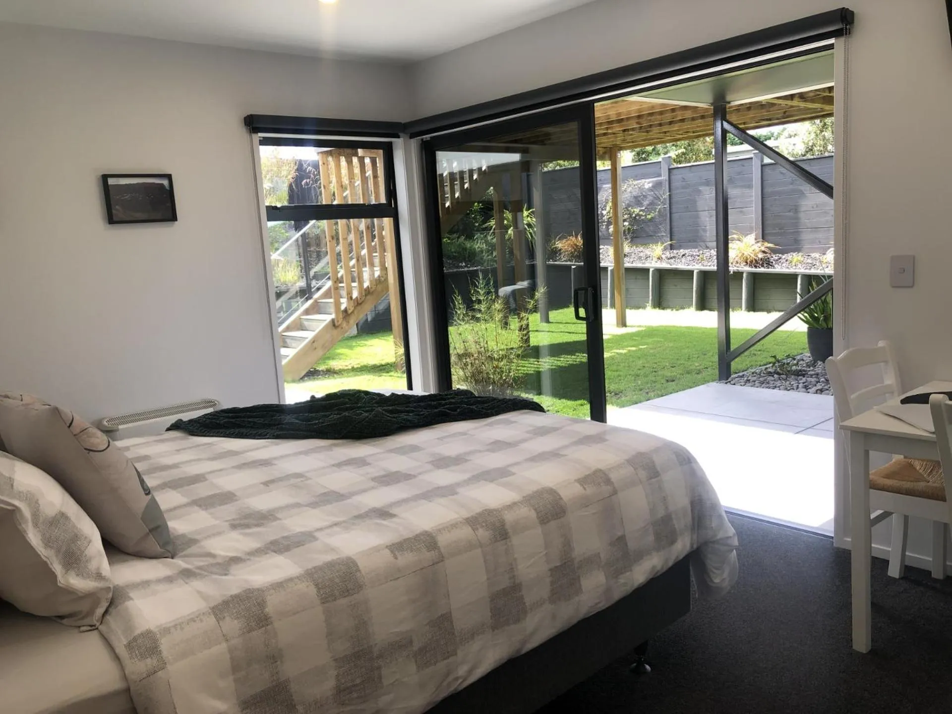 Patio, Bed in Roy and Anns Haven