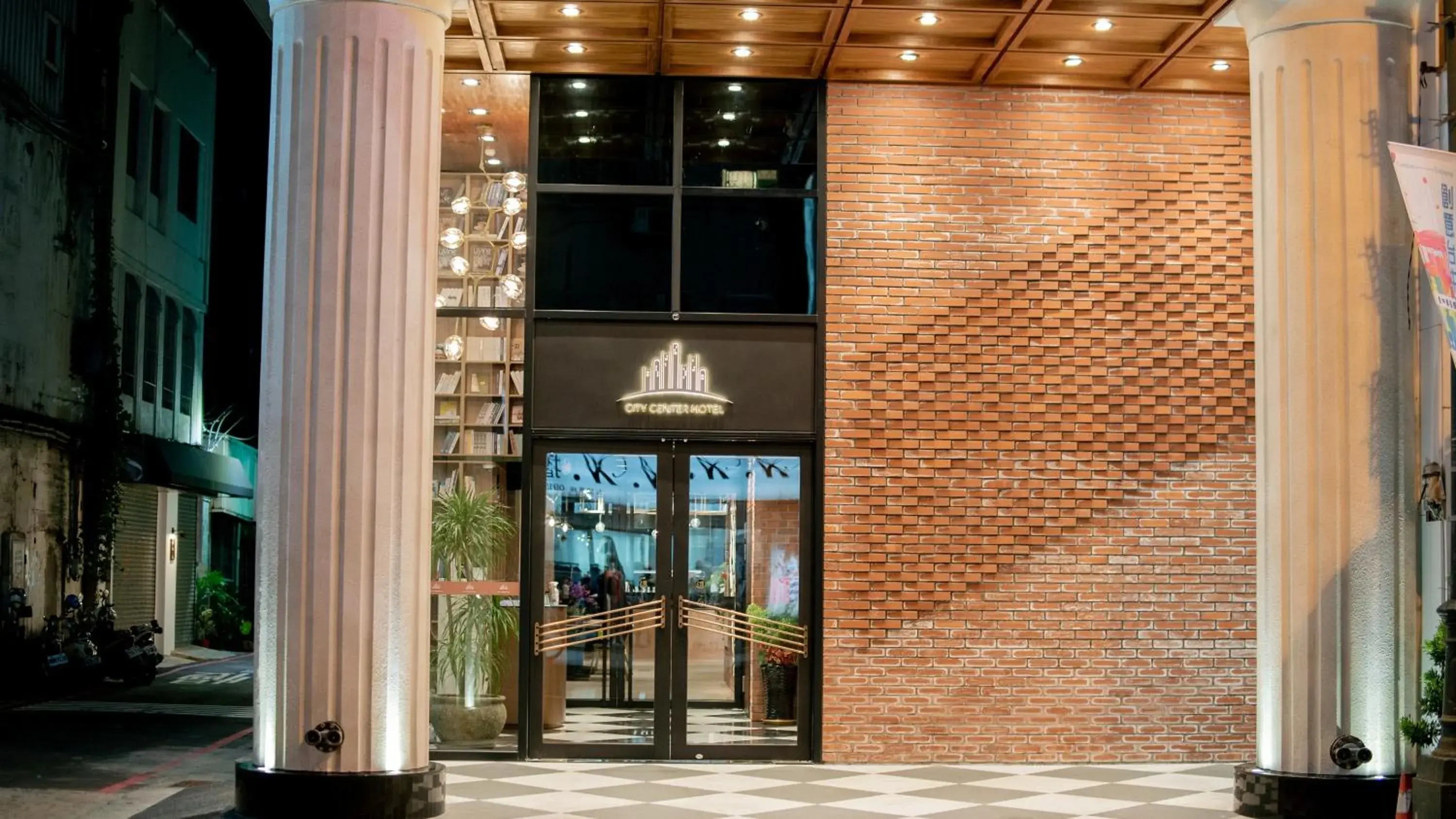 Facade/entrance in Hotel East Taichung Facade/entrance in Hotel East Taichung