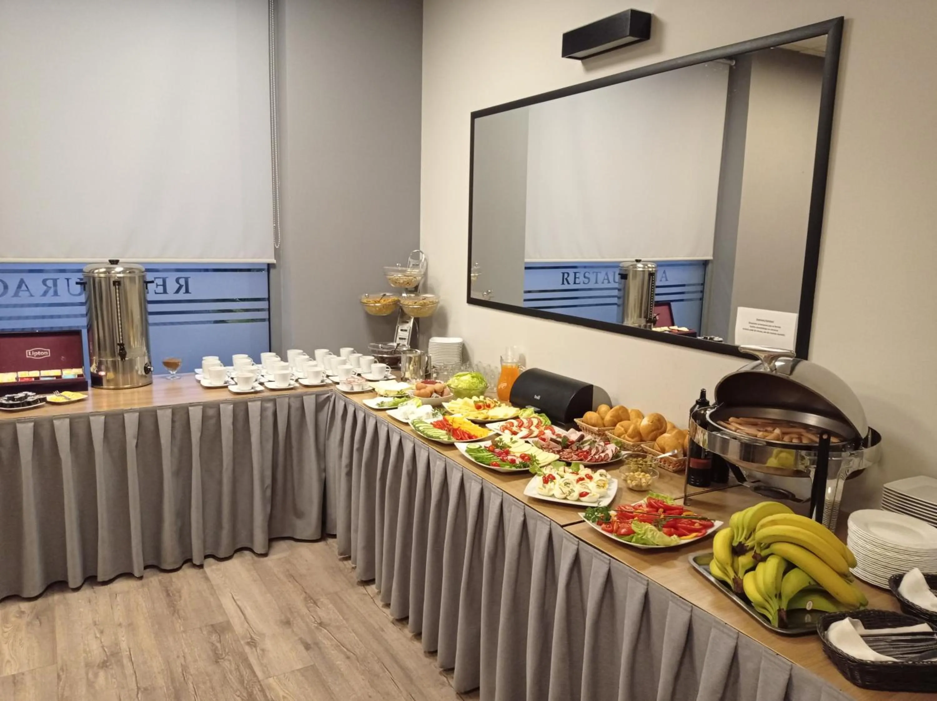 Breakfast in Hotel Olimpijski