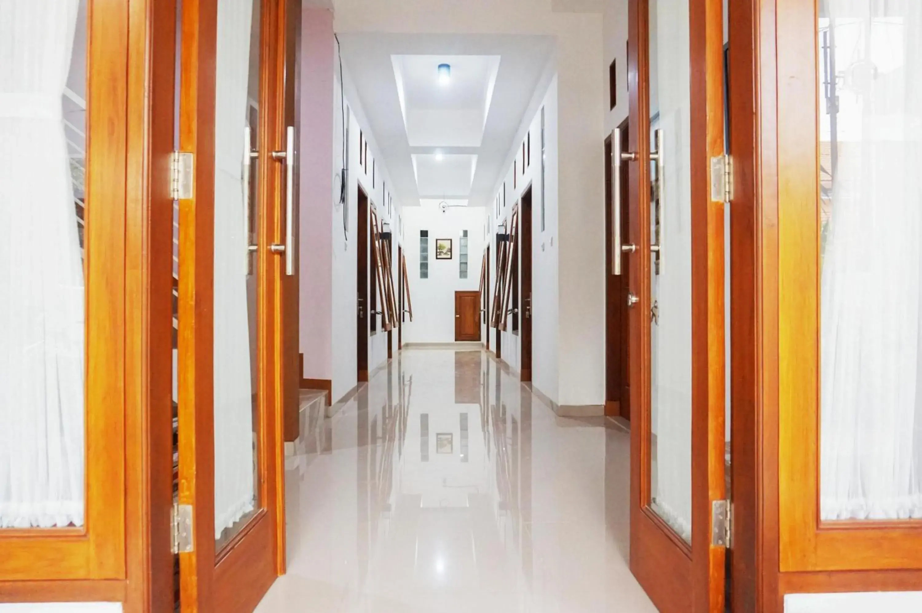 RedDoorz @ Jalan Danau Limboto RedDoorz @ Jalan Danau Limboto