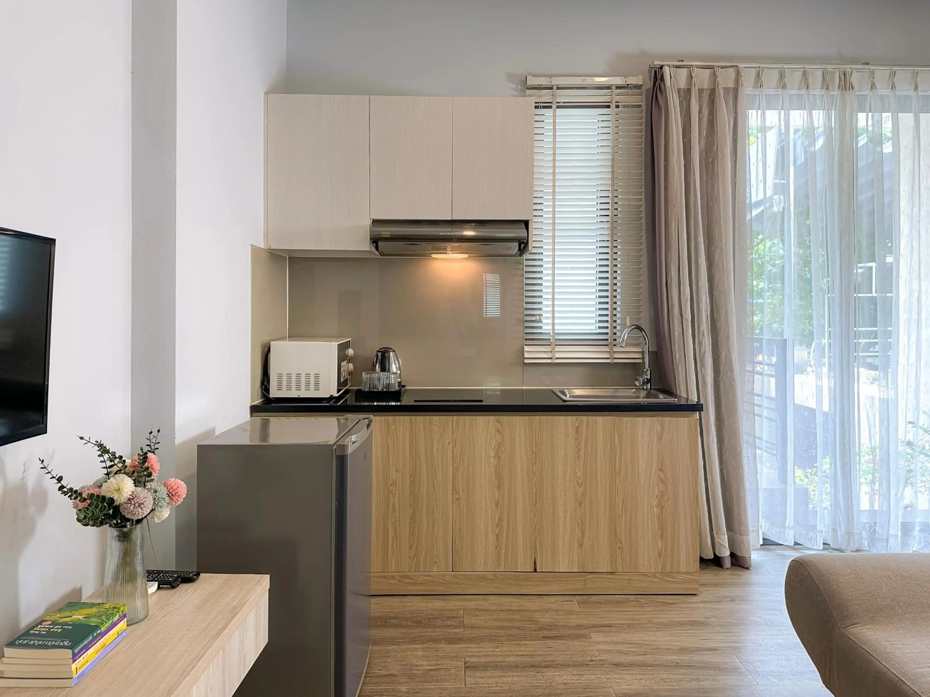 Coffee/tea facilities in Eva Adam Hotel