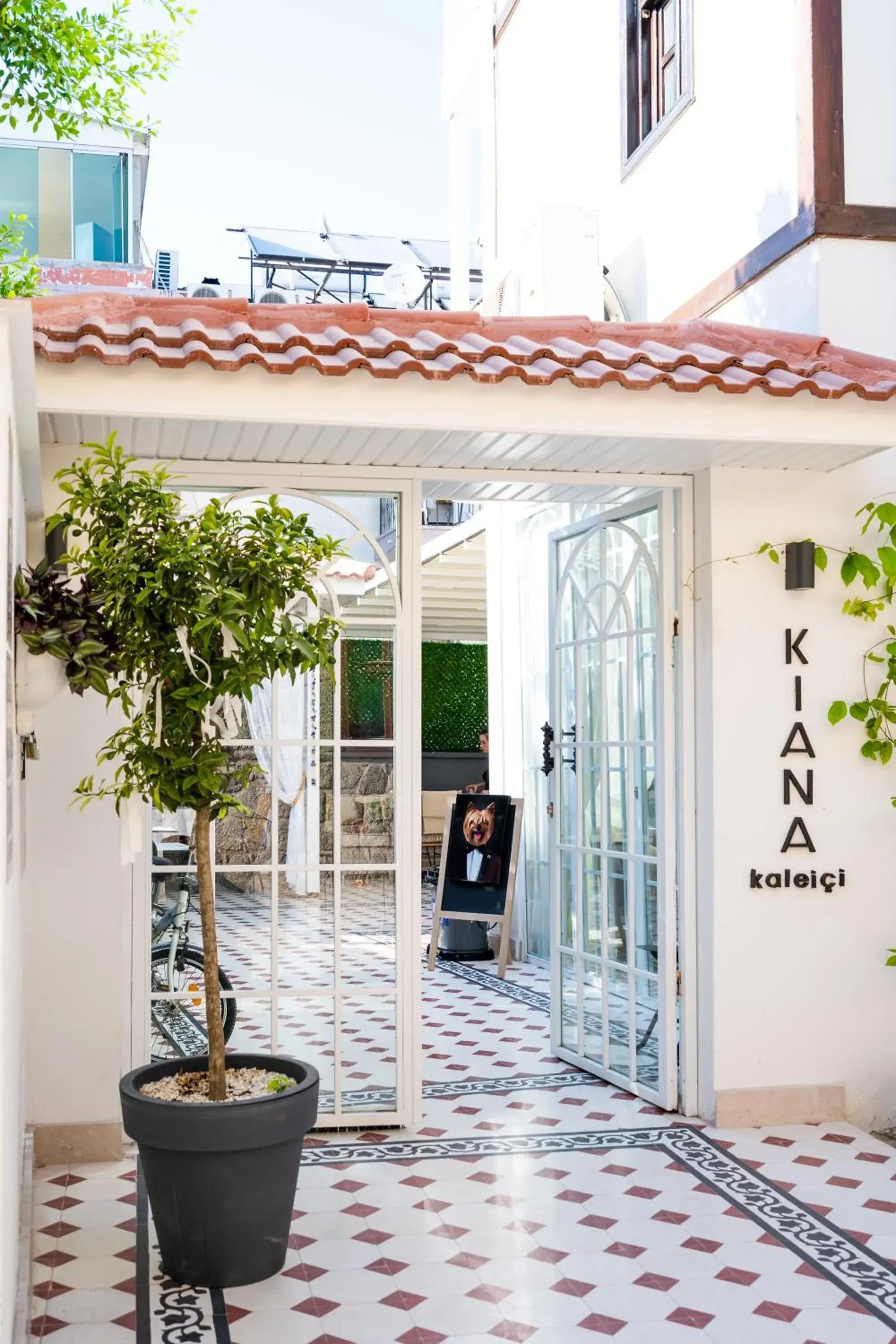 Property building in KIANA KALEİÇİ Property building in KIANA KALEİÇİ