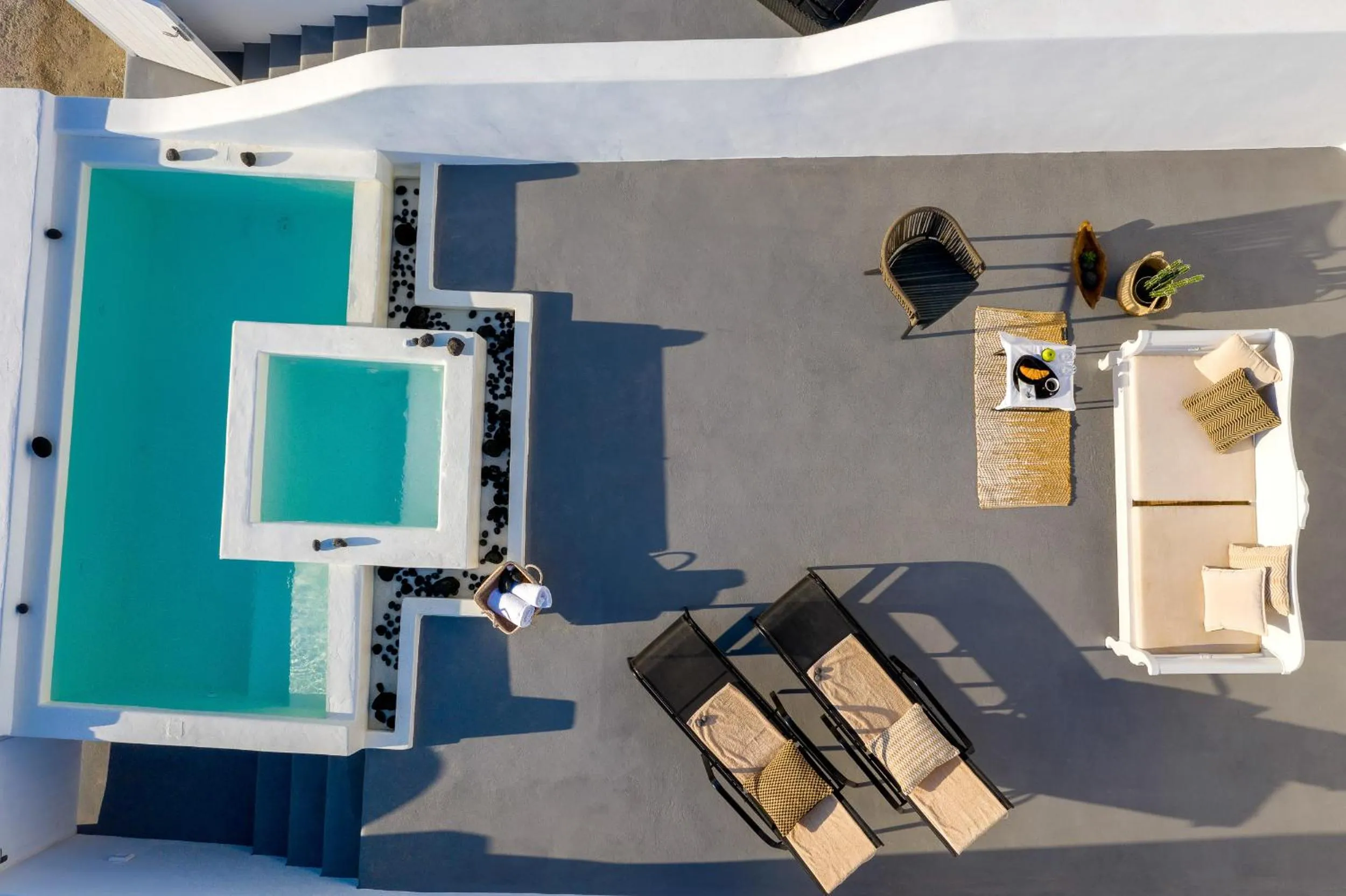 Hot Tub in Santolia Art Suites