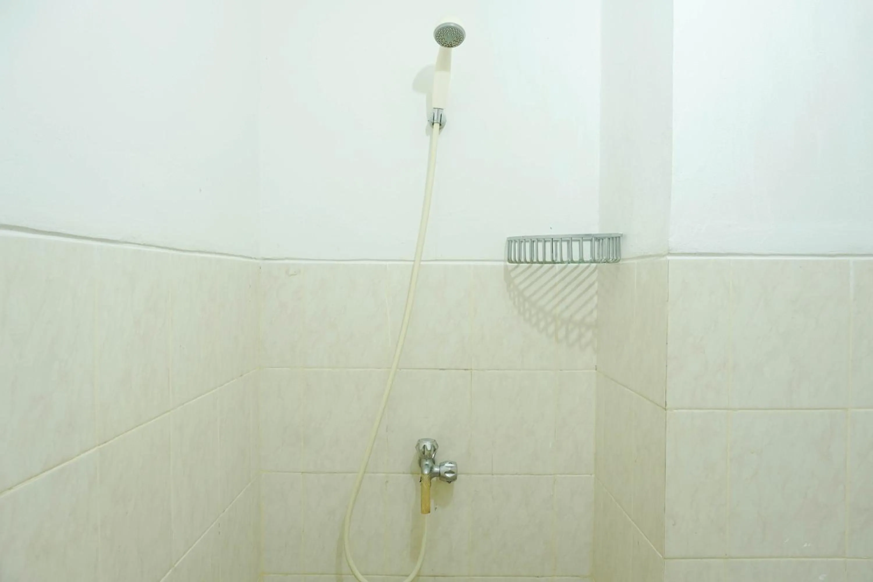 Minimalist Studio Park View Condominium Apartment near Mall By Travelio