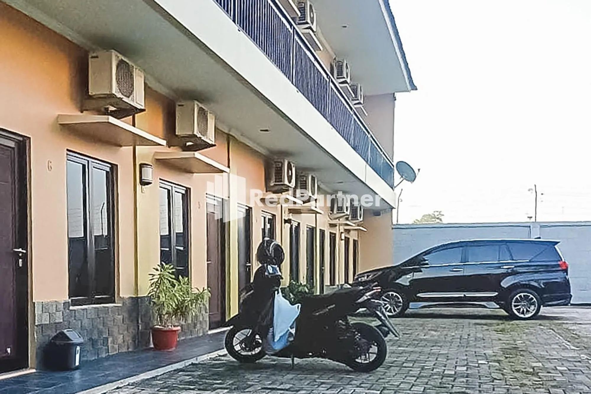 Parking in Ardico Residence Syariah Mitra RedDoorz