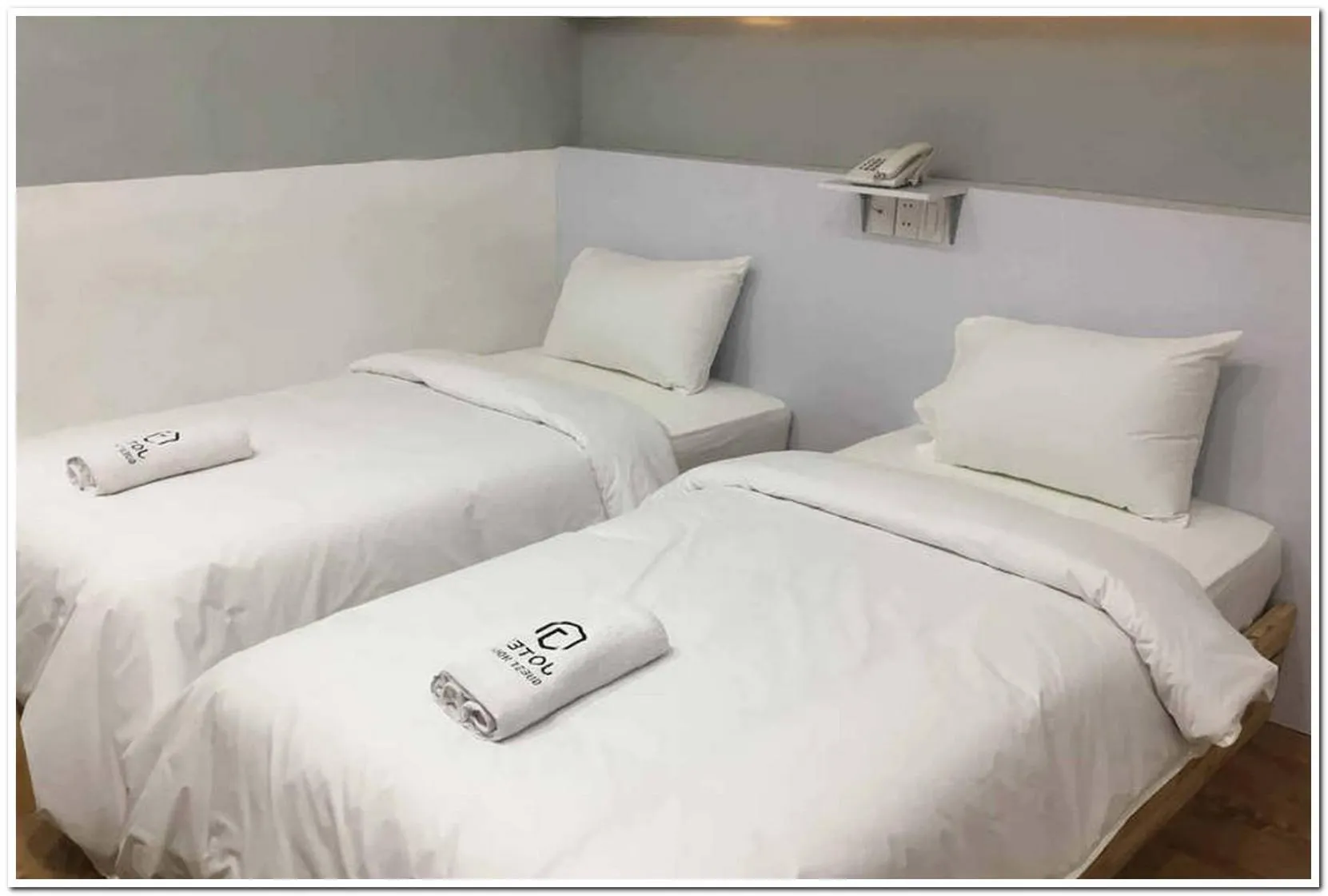 Bedroom, Bed in RedDoorz at Jotel Guest House Medan